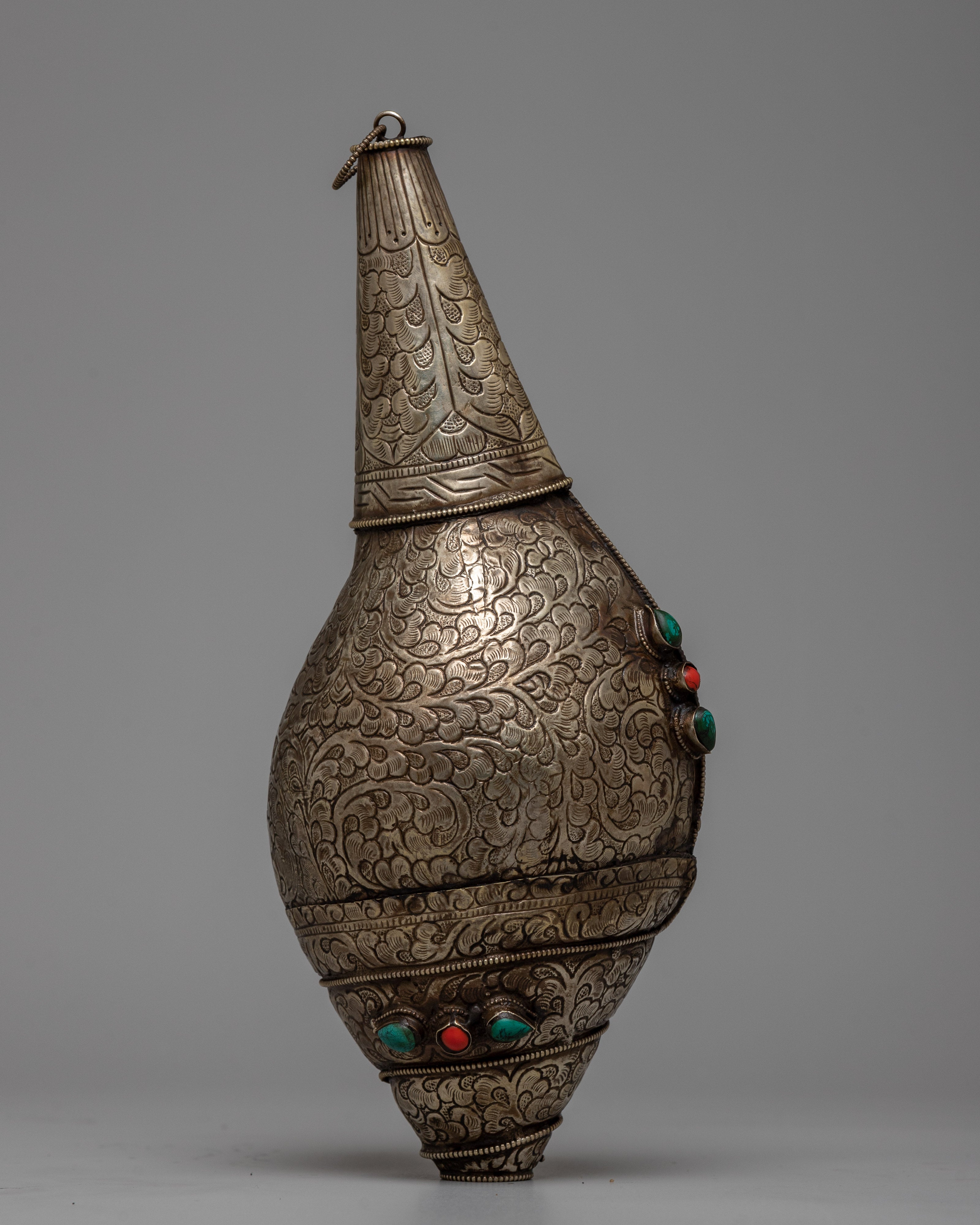 Buddhist Ritual Conch Shell | Harmonizing Spiritual Practice with Sacred Sound