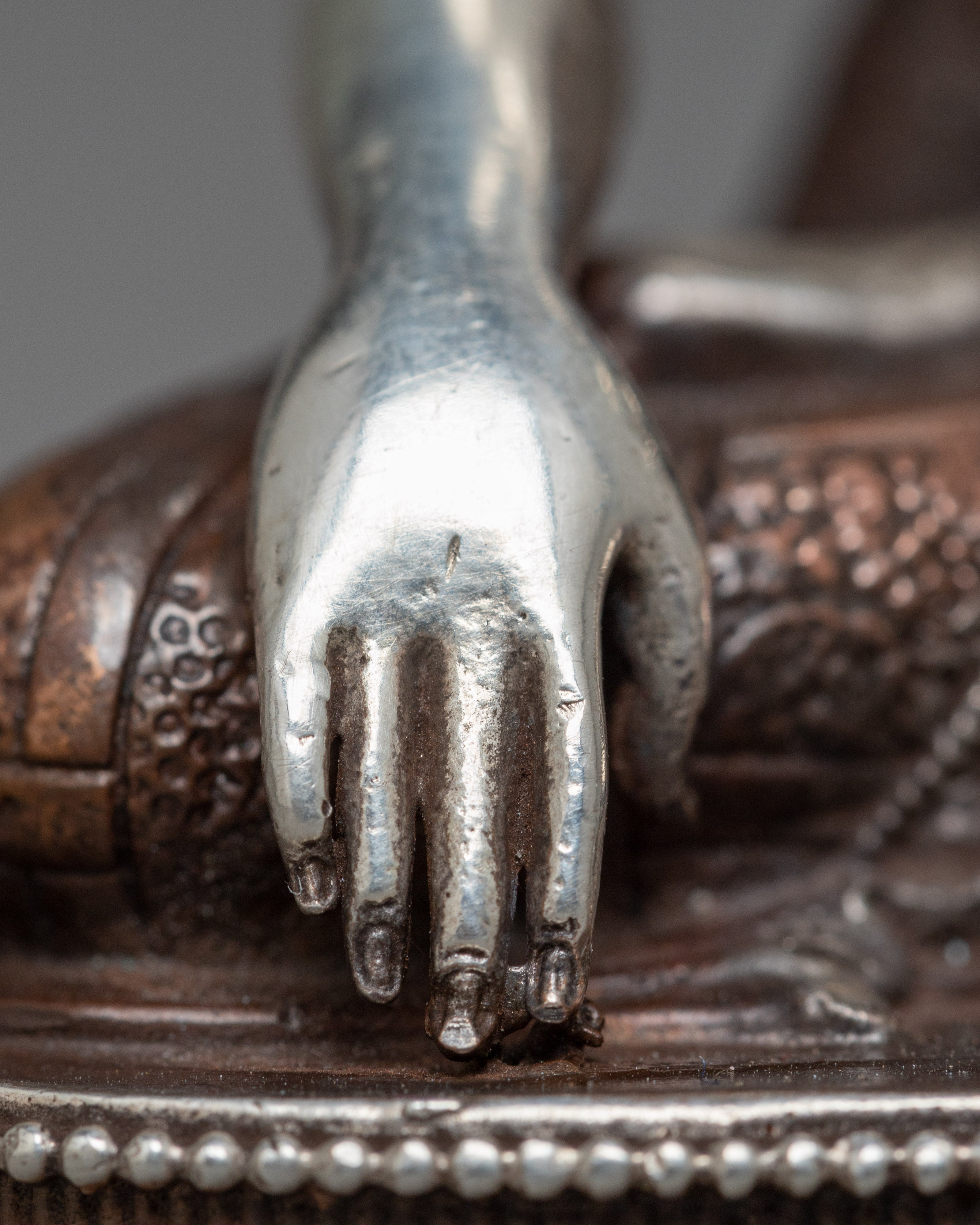 Lord Machine Made Shakyamuni Buddha Statue with Oxidized Copper and Silver Plated