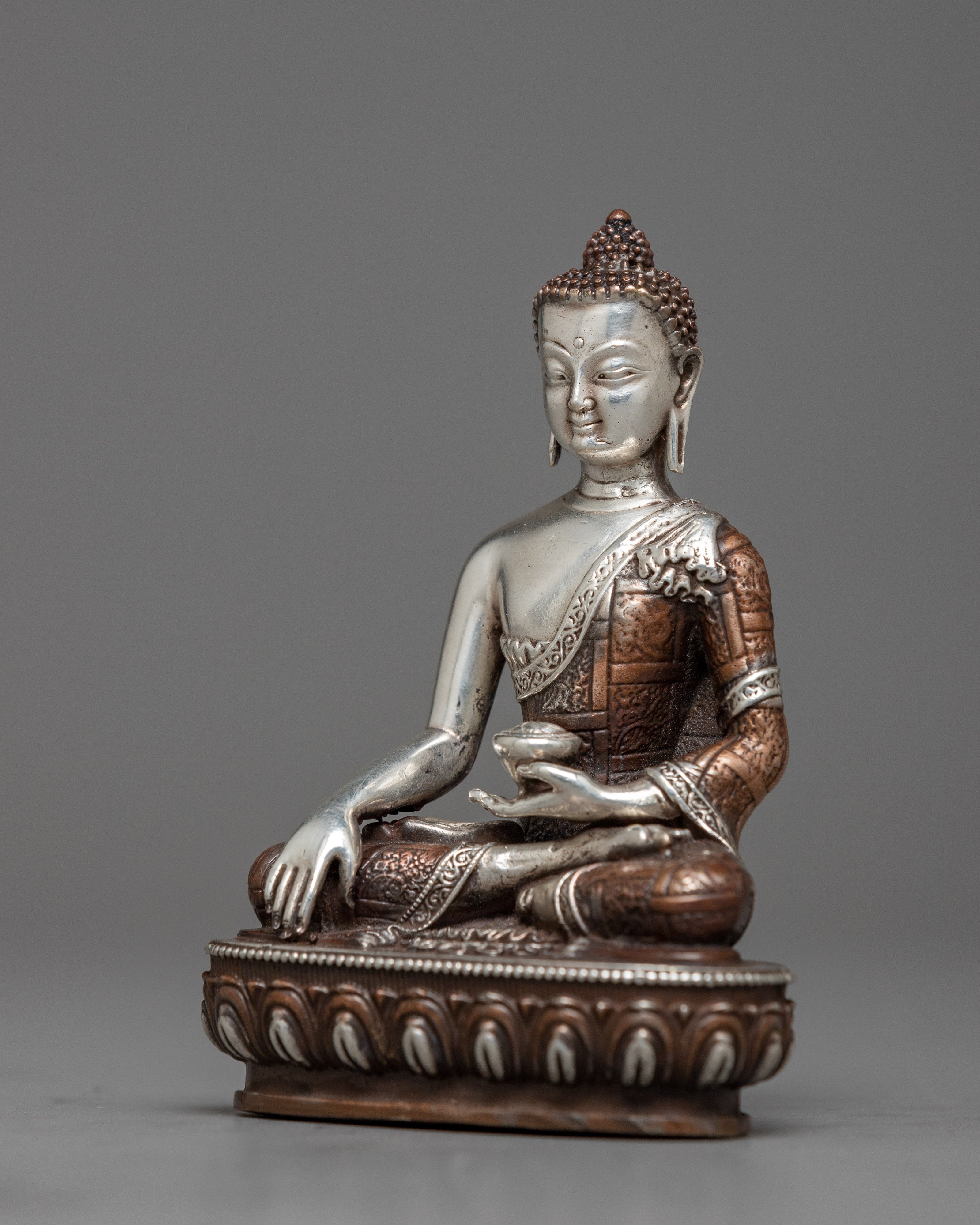 Lord Machine Made Shakyamuni Buddha Statue with Oxidized Copper and Silver Plated