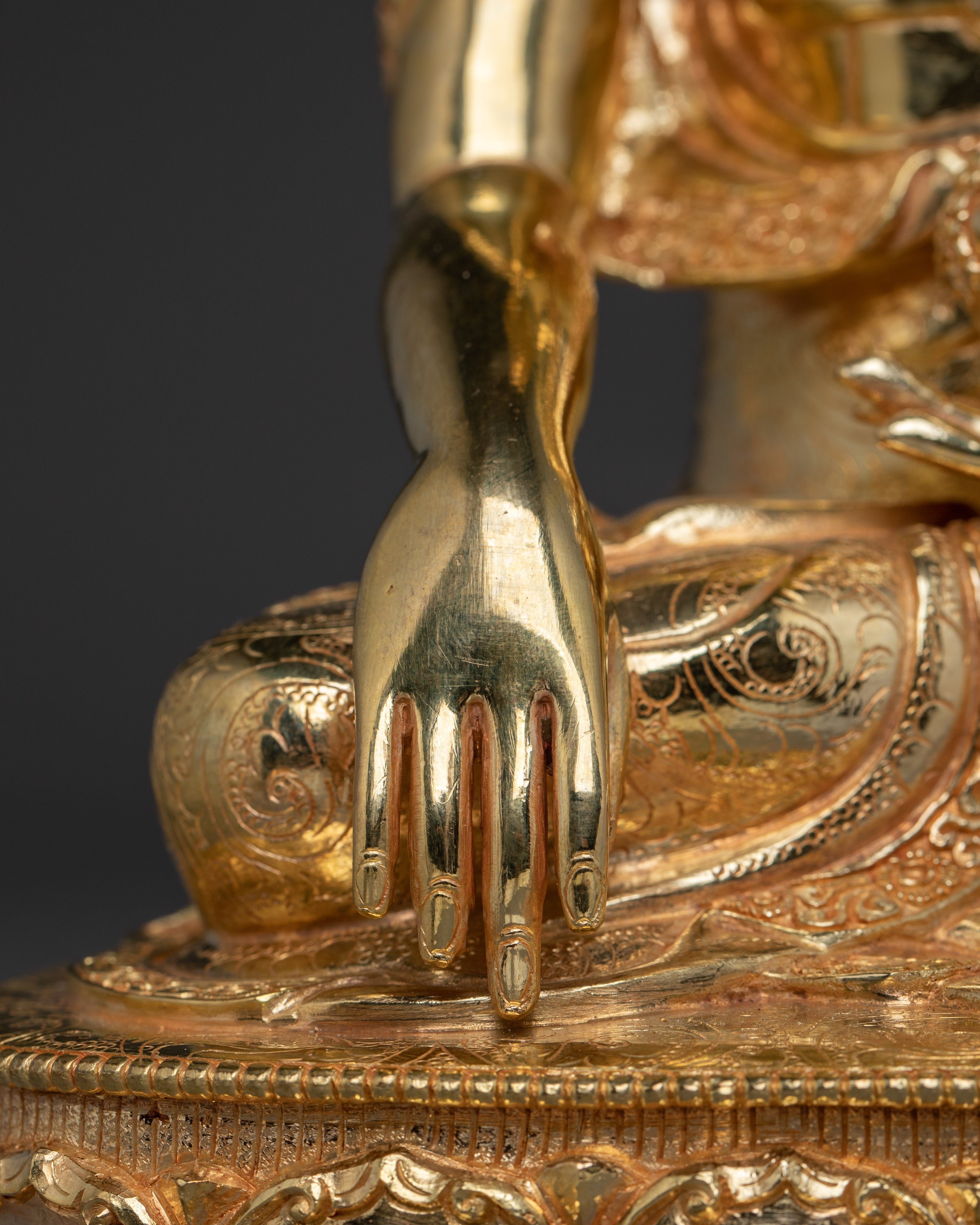 Golden Historical Buddha Gautama Artwork | Embodiment of Wisdom