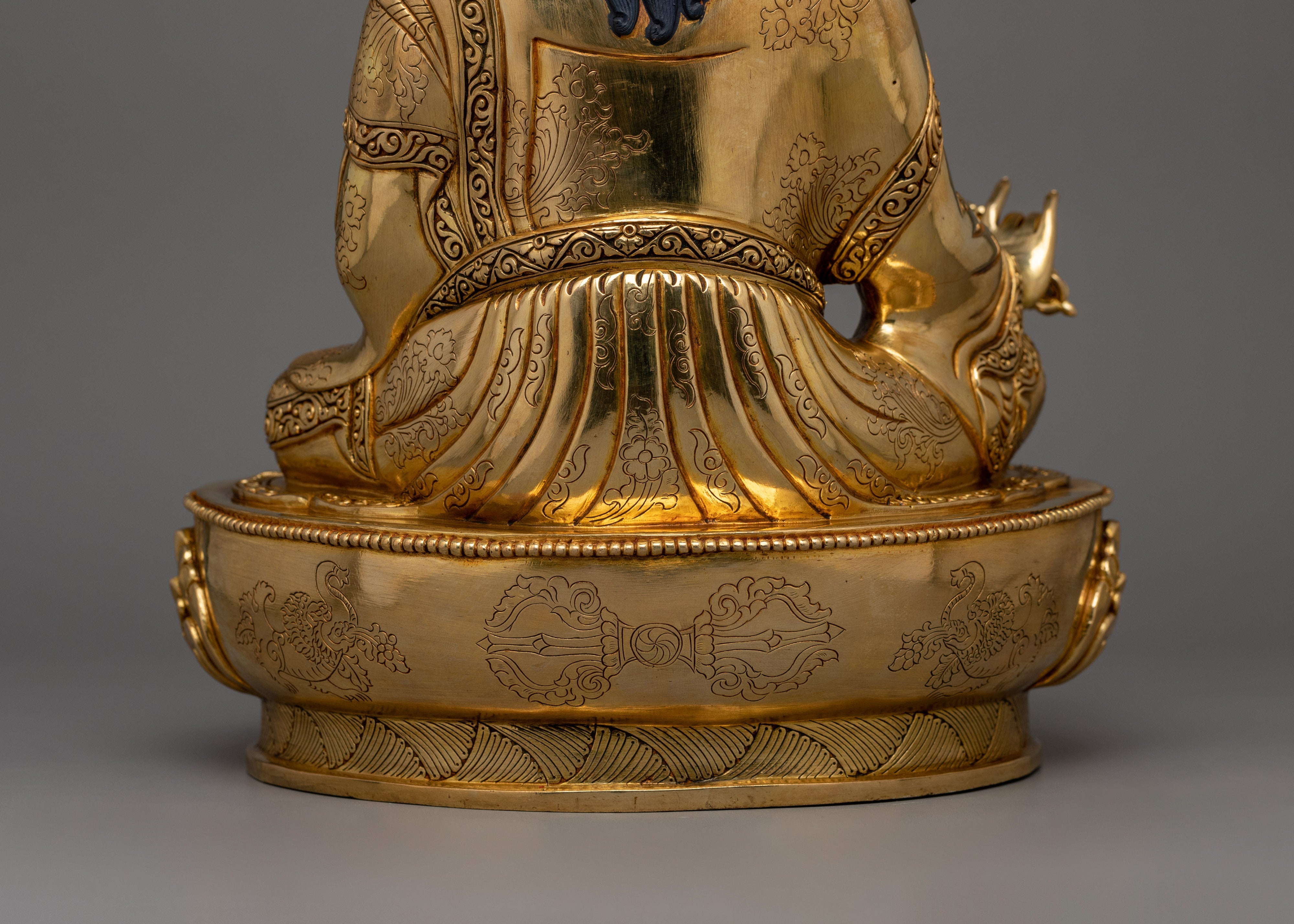 Sacred Figurine of Lord Padmasambhava | Buddha of Wisdom and Spiritual Power