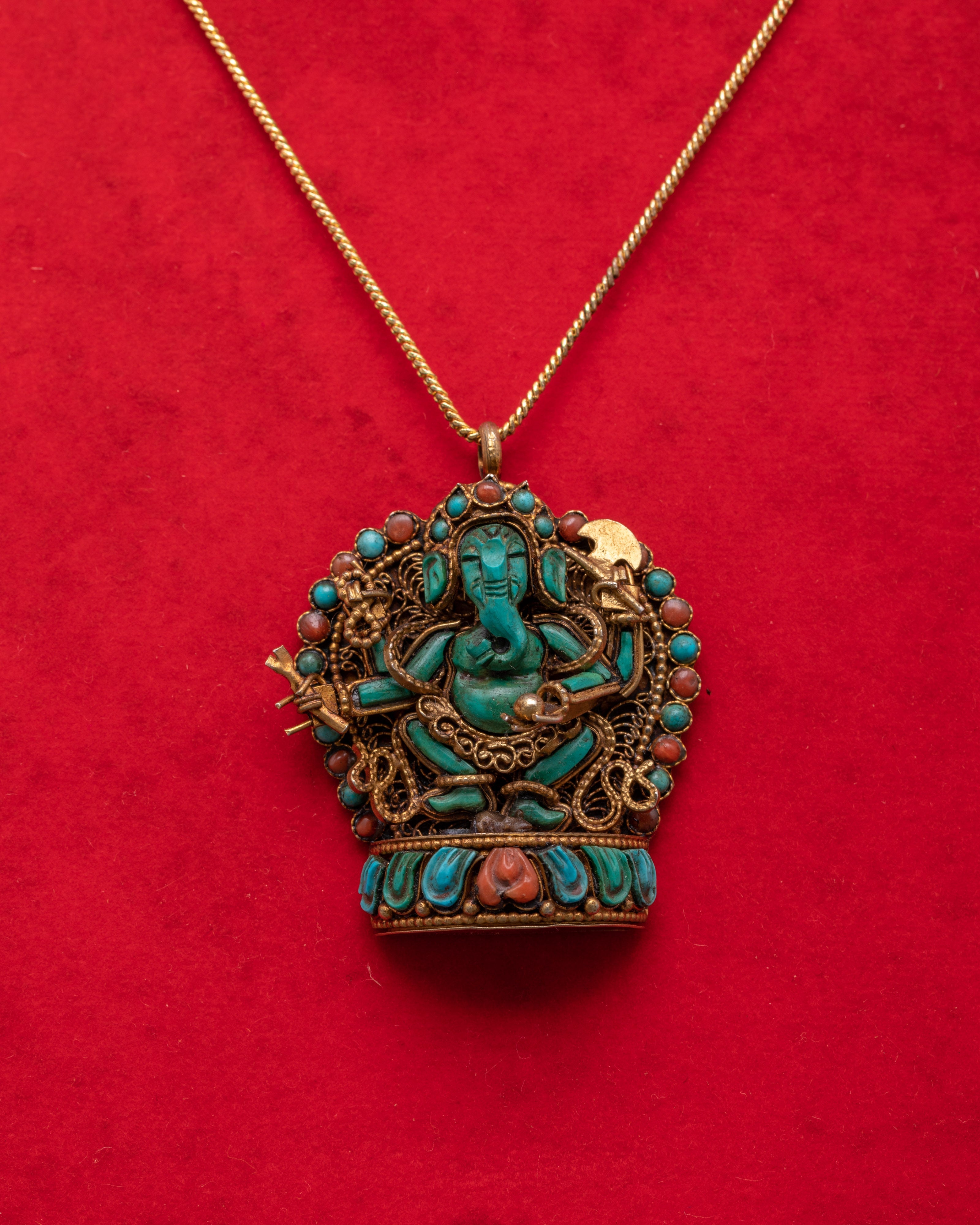 Sacred Traditional Ganesh Locket | Hindu Lord Ganesha Amulet Pendant