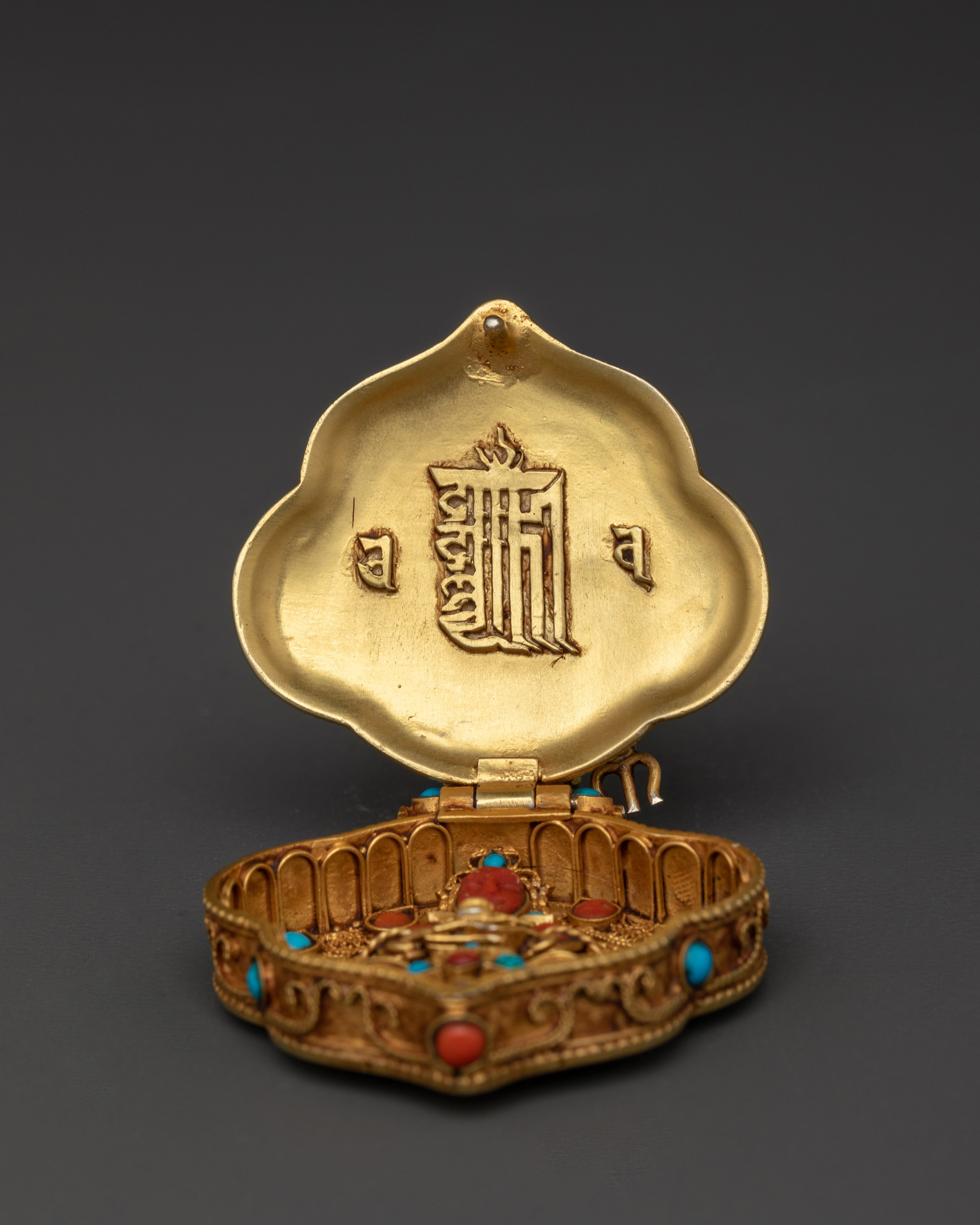 Sacred Guru Rinpoche Ghau Box Locket | Spiritual Protection Pendant