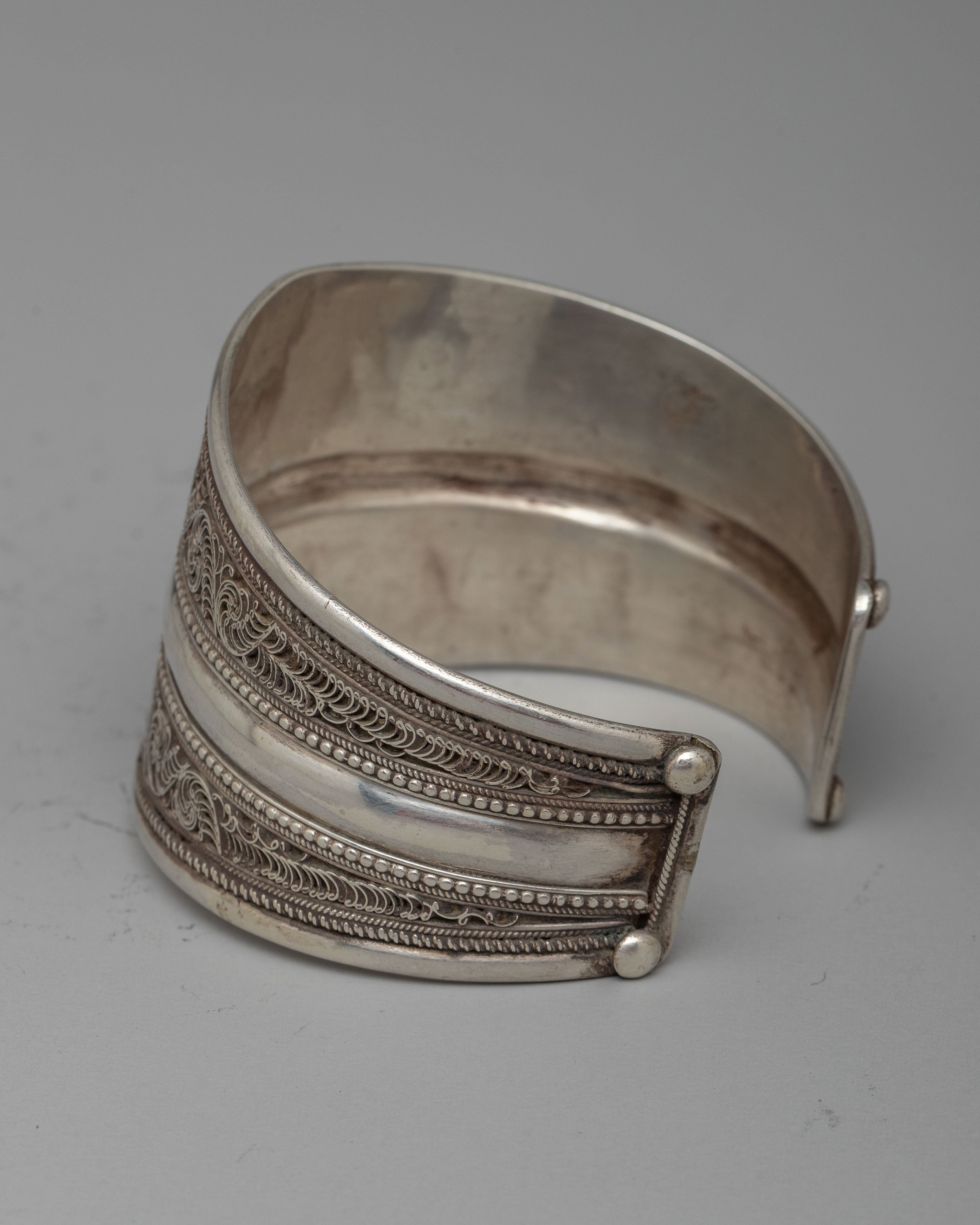 Silver Bracelet and Charm | Ideal for Those Seeking Delicate Adornments