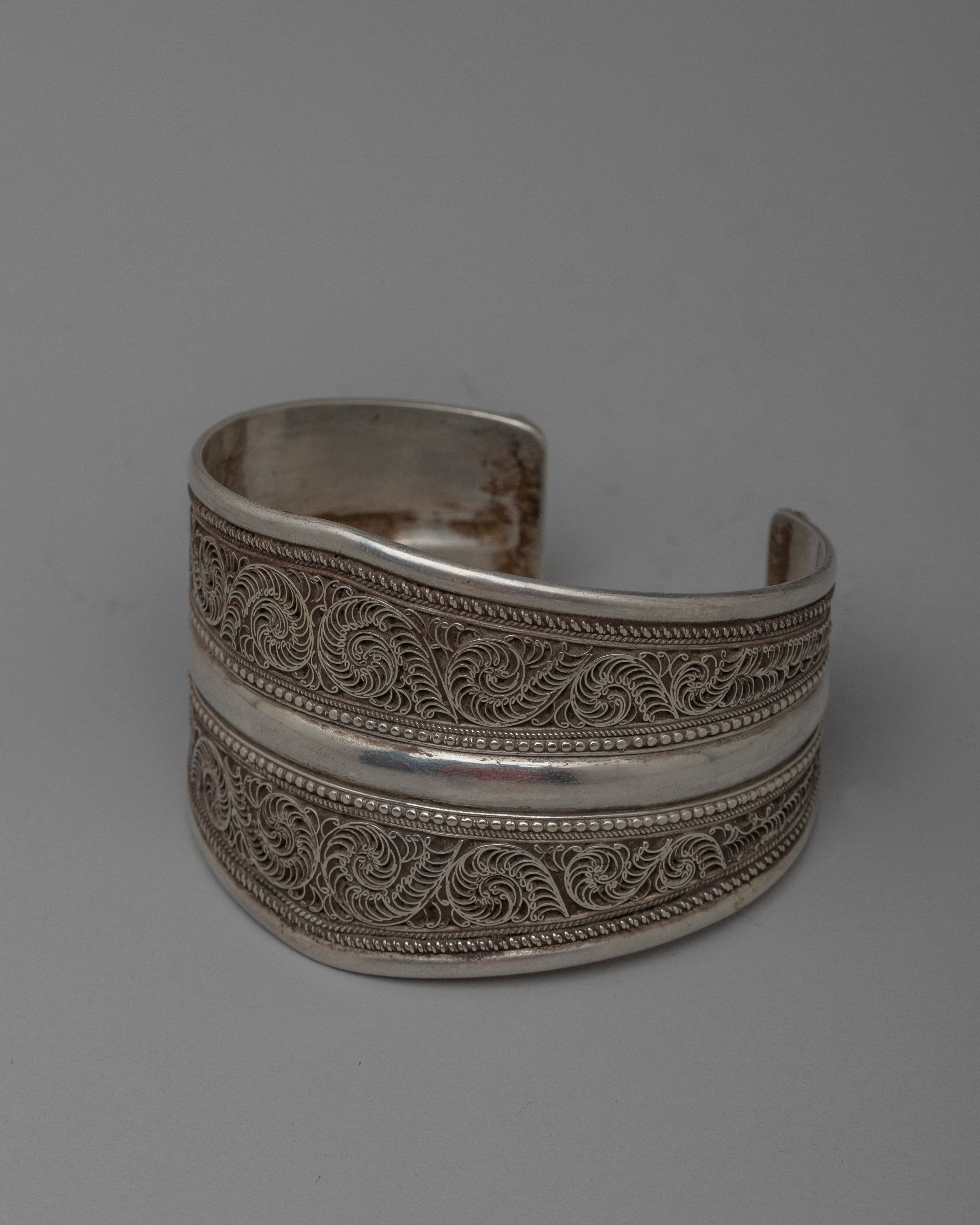 Silver Bracelet and Charm | Ideal for Those Seeking Delicate Adornments