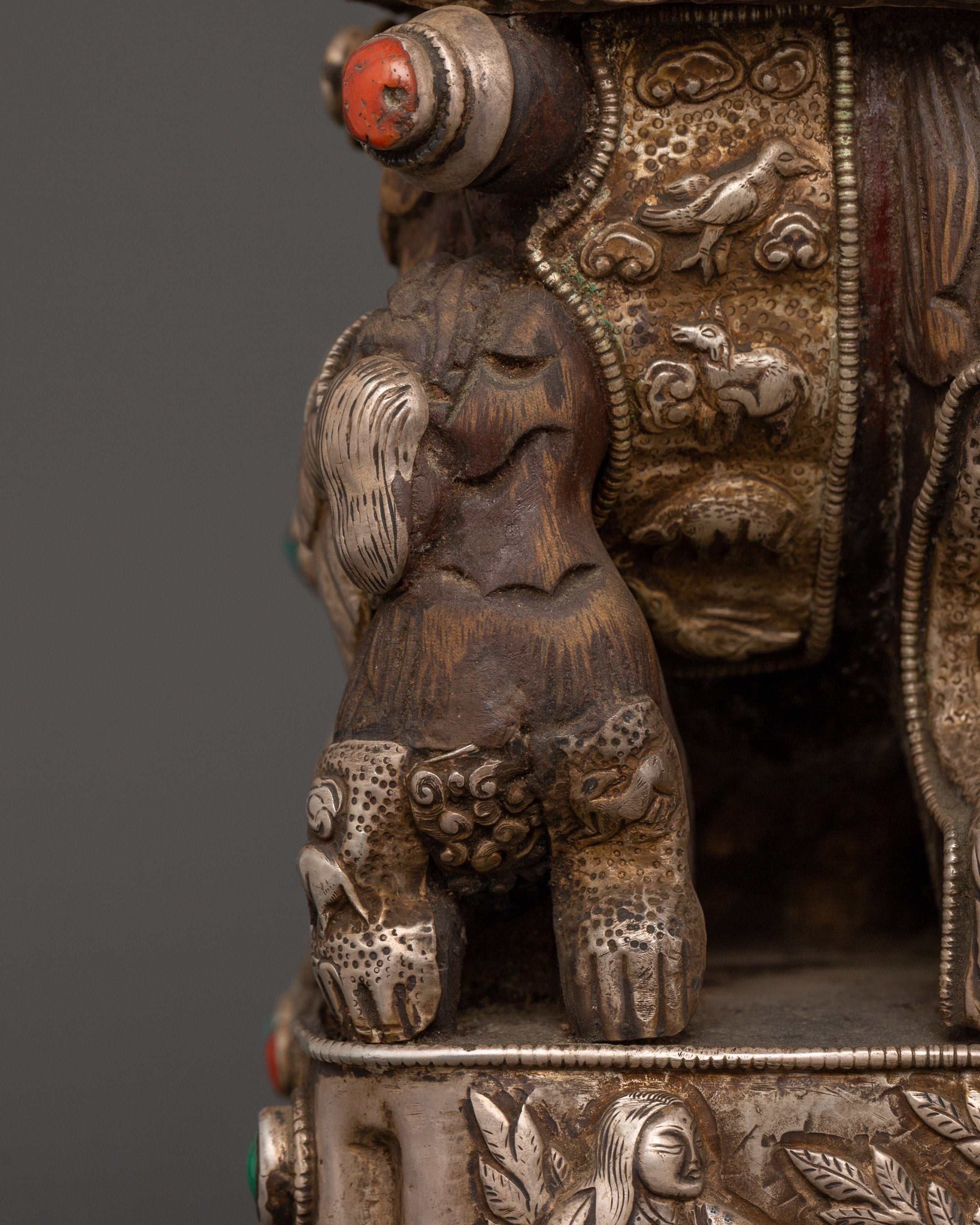 Tibetan Snow Lion Statue Set | Spiritual Decor with Antique Finish