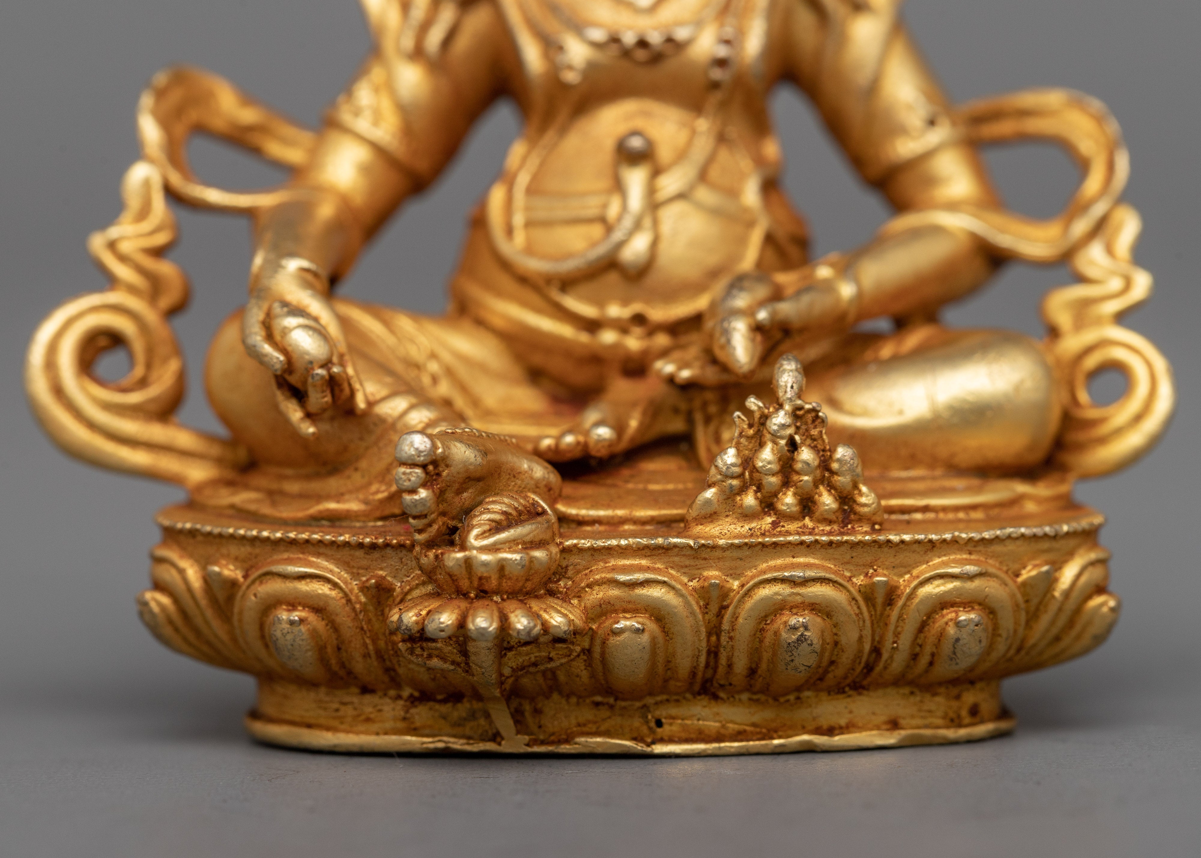 Small Sized Dzambhala Statue | Symbol of Prosperity in Compact Elegance