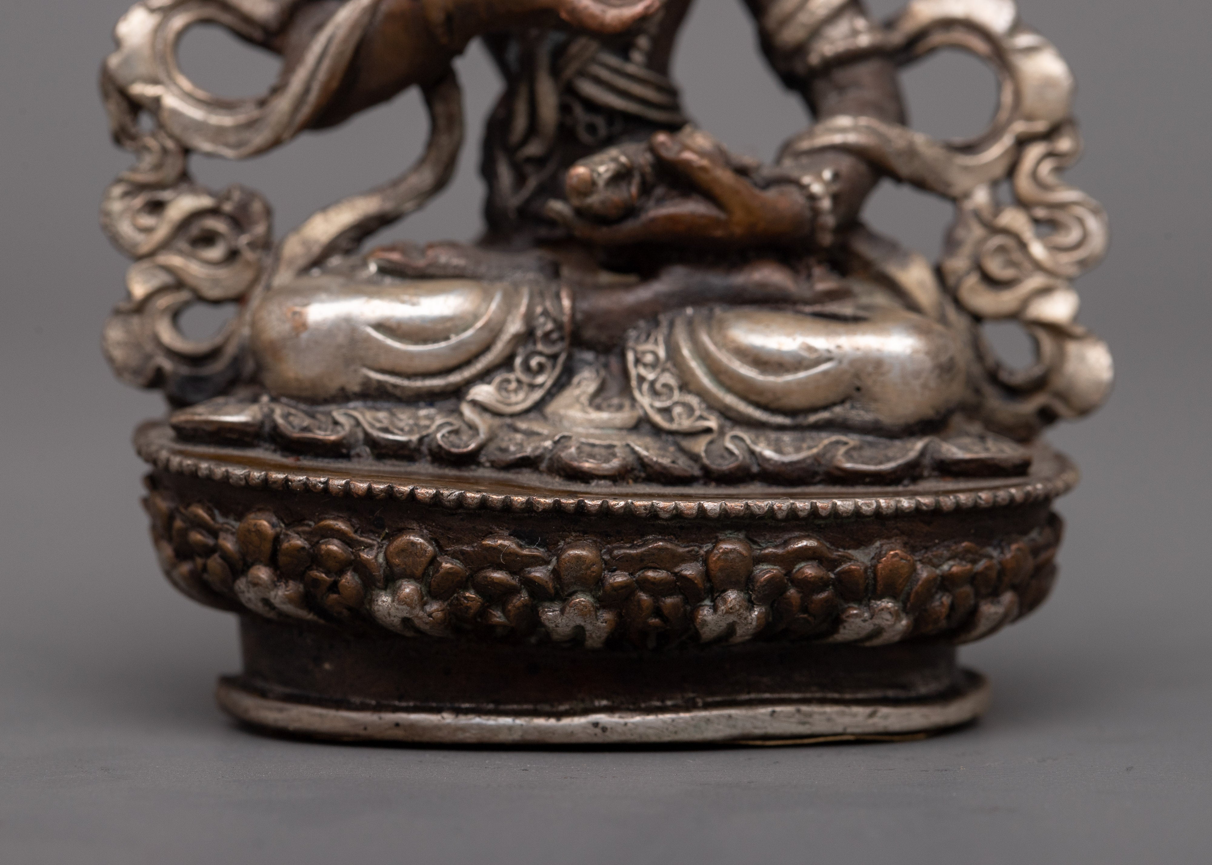 Small Vajrasattva Statue | Discover the Spiritual Symbolism crafted by Machine
