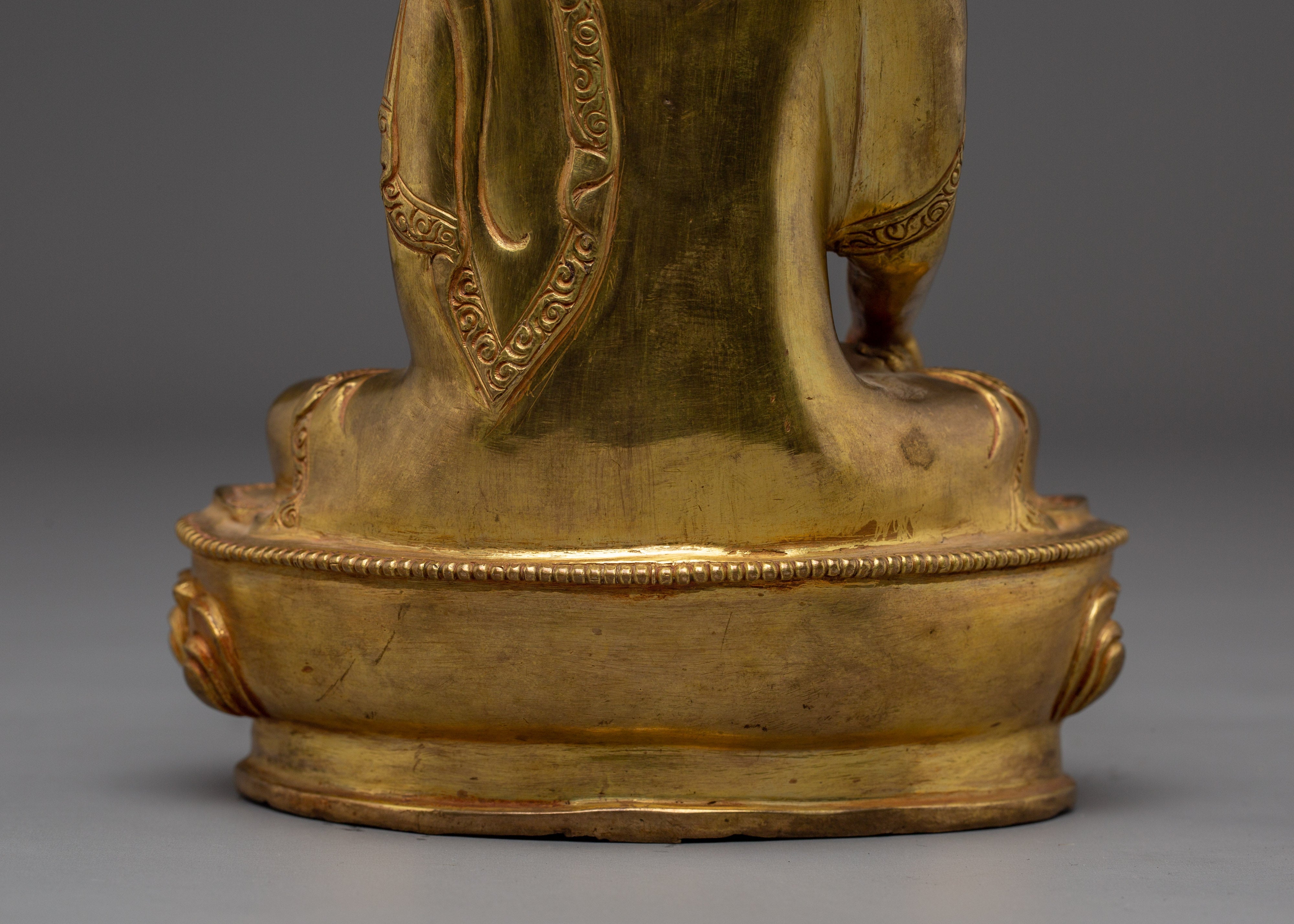 Traditional Shakyamuni Buddha | A Symbol of Enlightenment and Peace