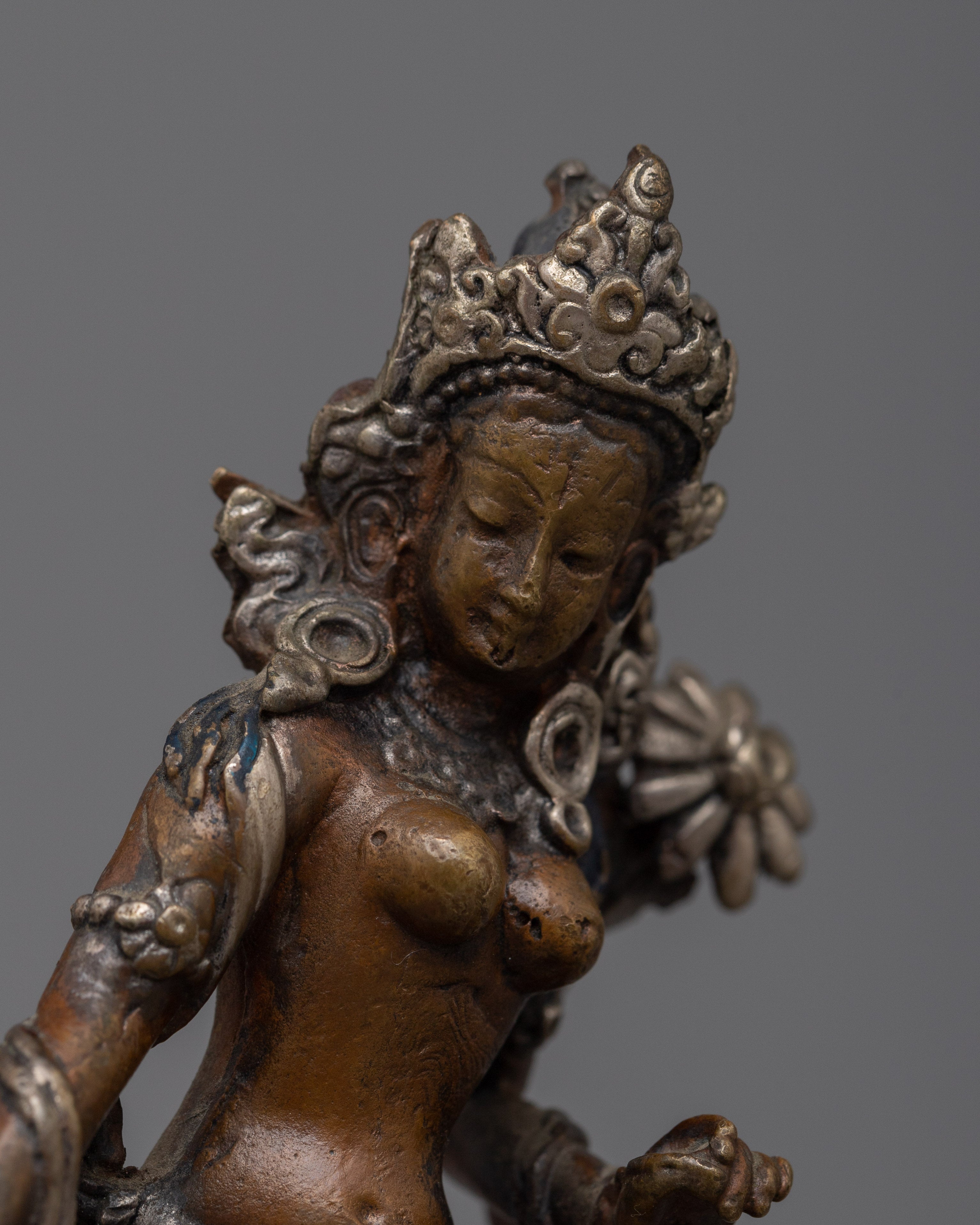Standing White Tara Statue | Symbolizing Compassion and Spiritual Guidance