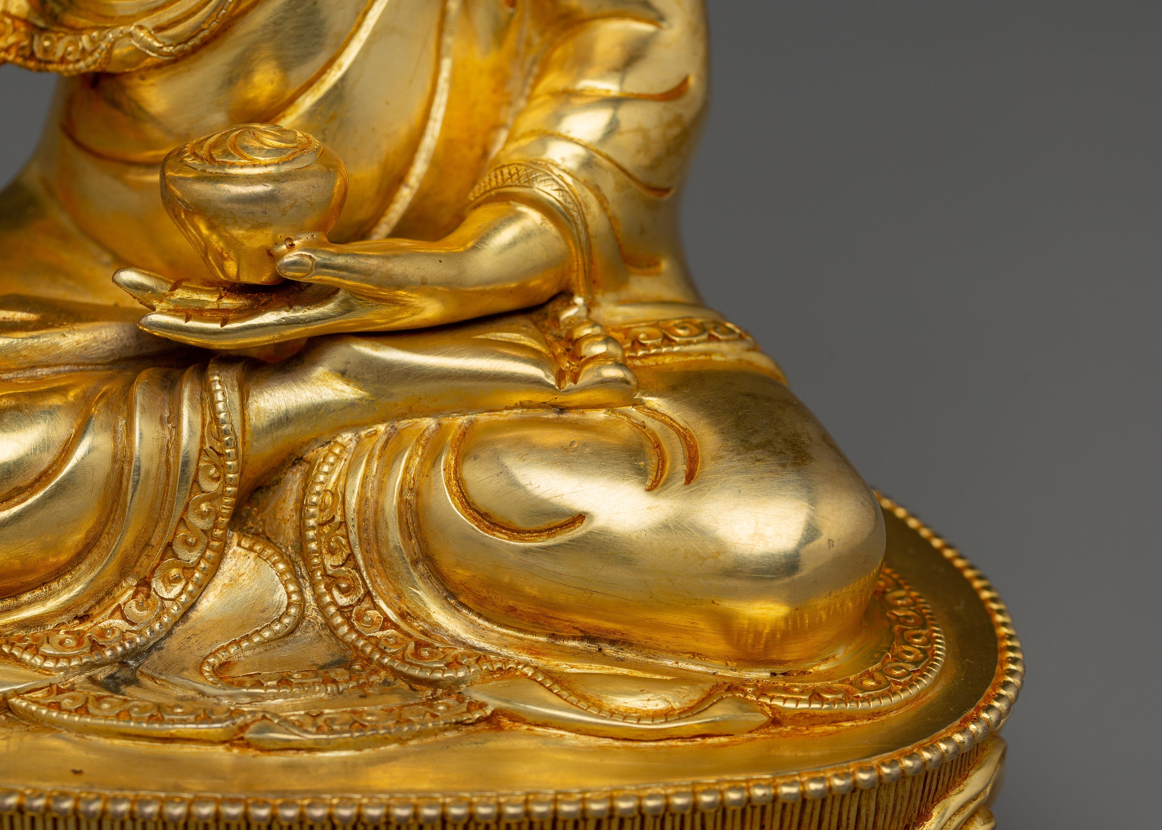 Golden Shakyamuni Buddha Sculpture | Historical Buddha