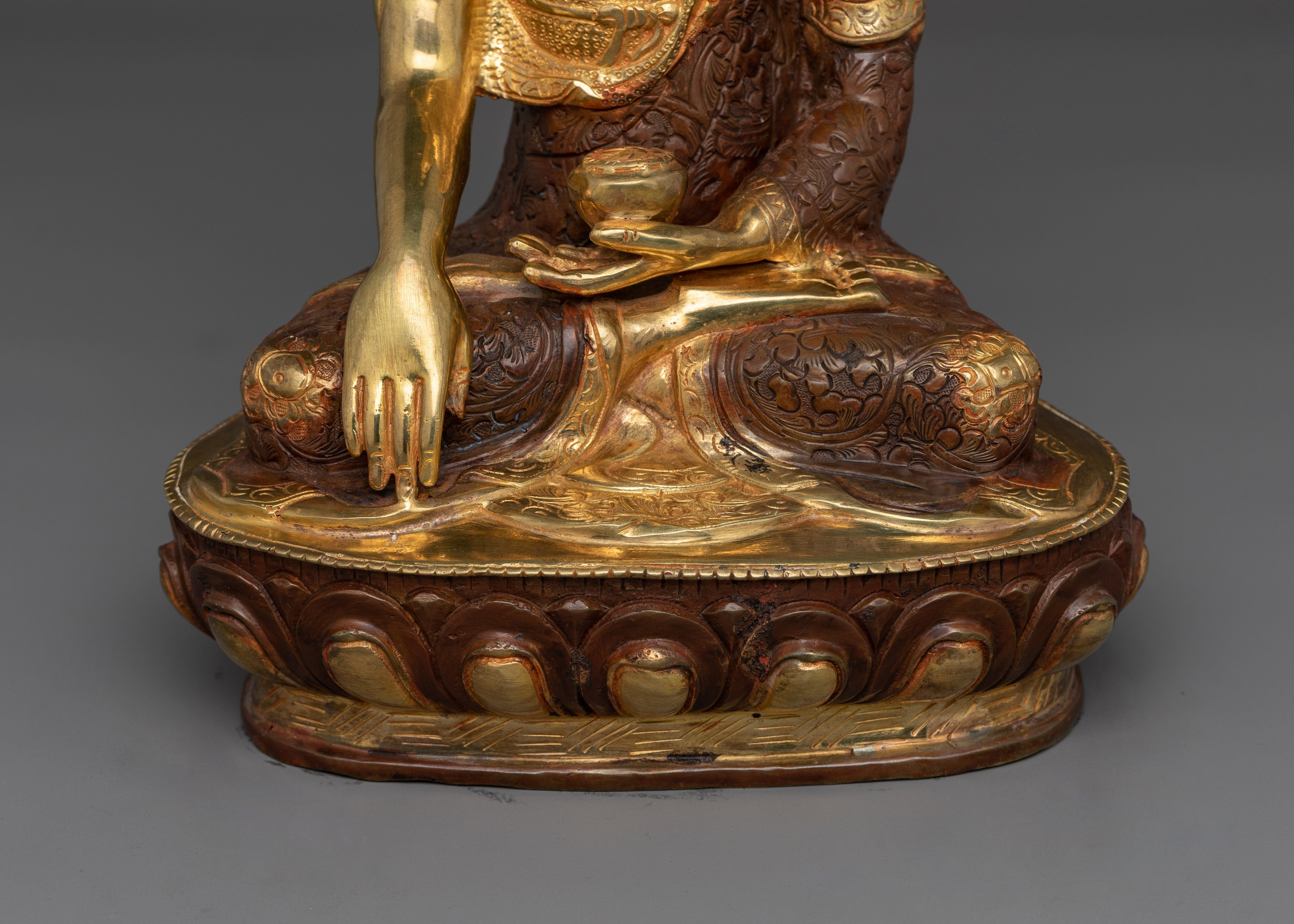 Shakyamuni Buddha Founder of the Buddhist Religion | Sacred Statue of Enlightenment