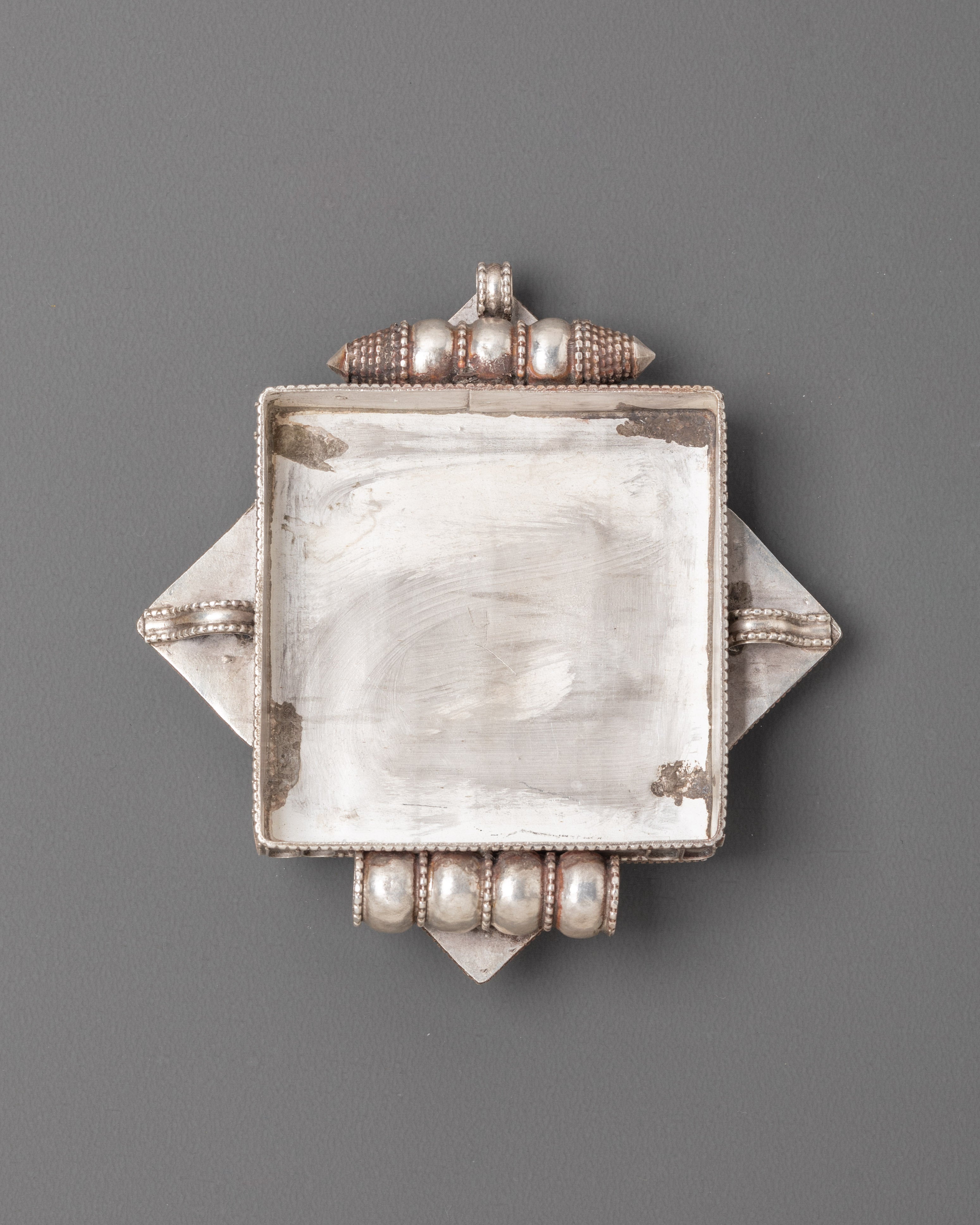 Tibetan Bishwo Vajra Ghau Box Locket | Traditional Amulet for Spiritual Protection