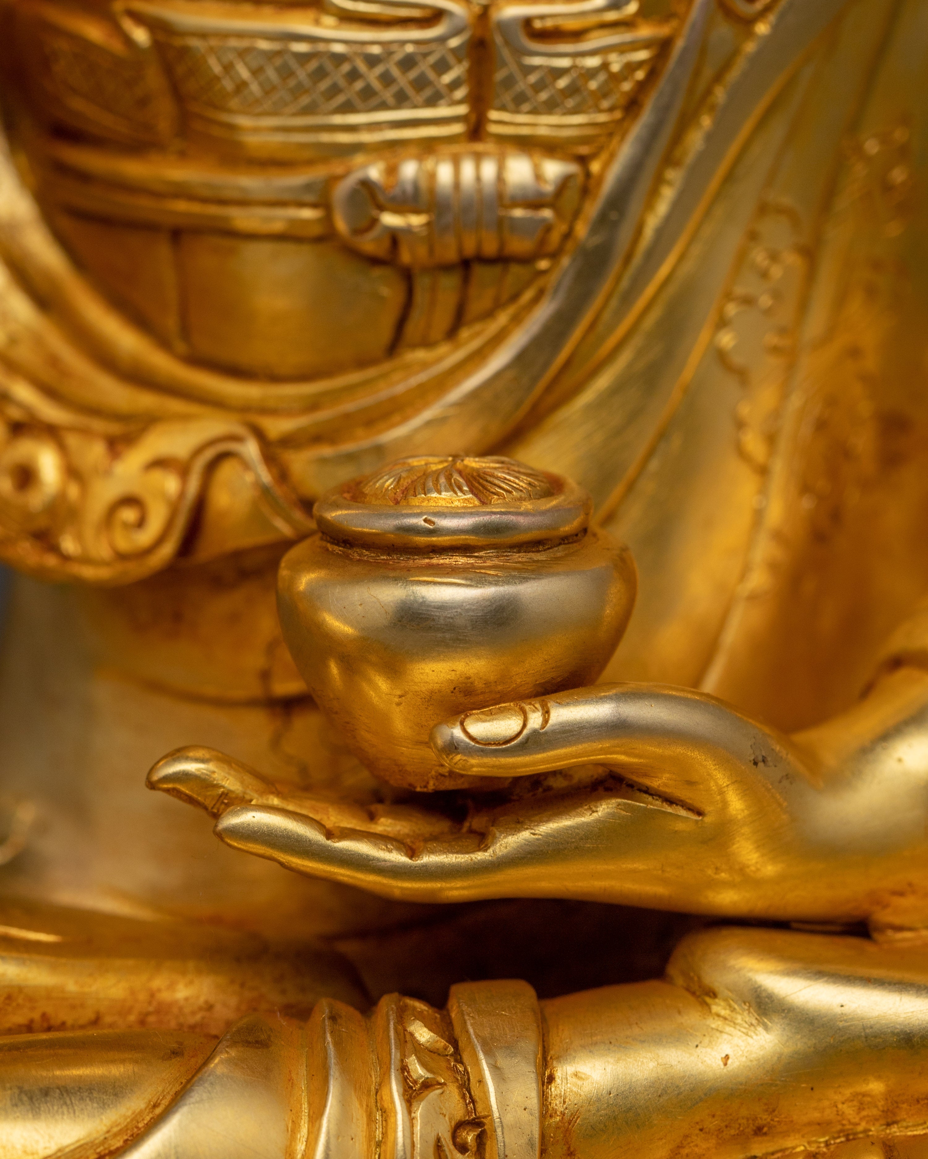 Enlightened Shakyamuni Buddha Golden Statue | The Sage of Shakyas