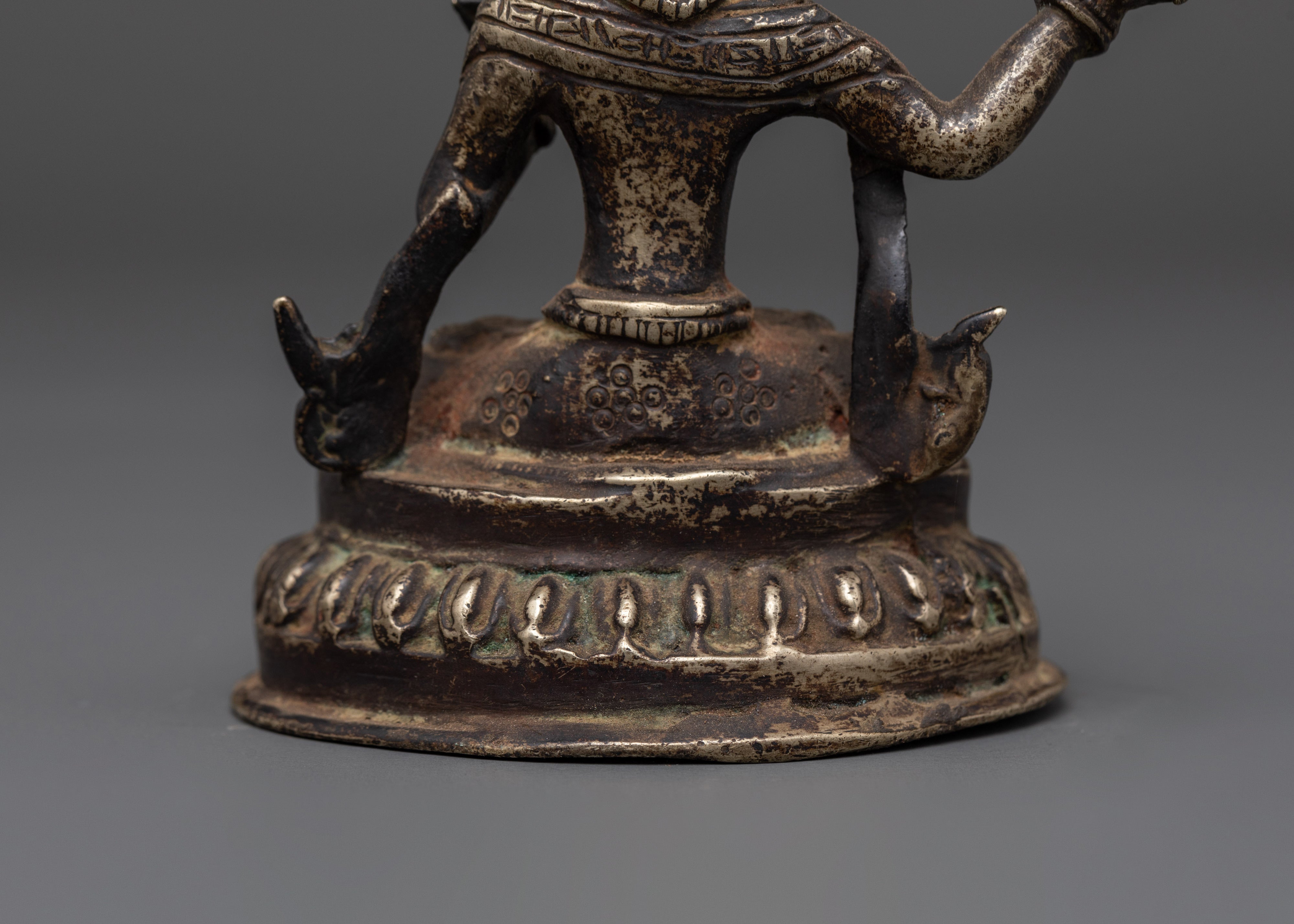 Boddhisattva Manjushri Sculpture | Symbol Of Enlightened wisdom