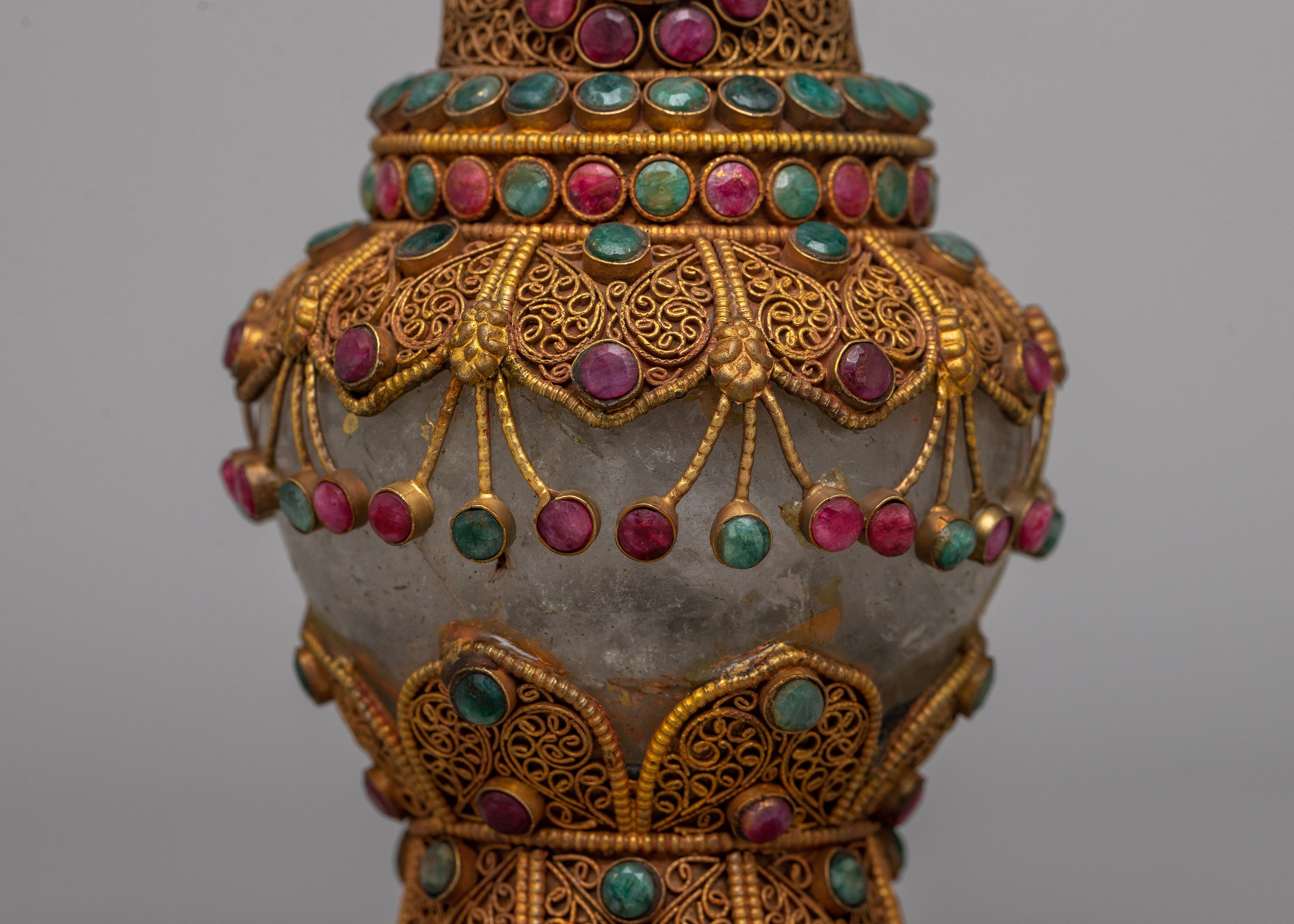 Tibetan Gold Fower Vase Set | Elevating Floral Arrangements with Grace