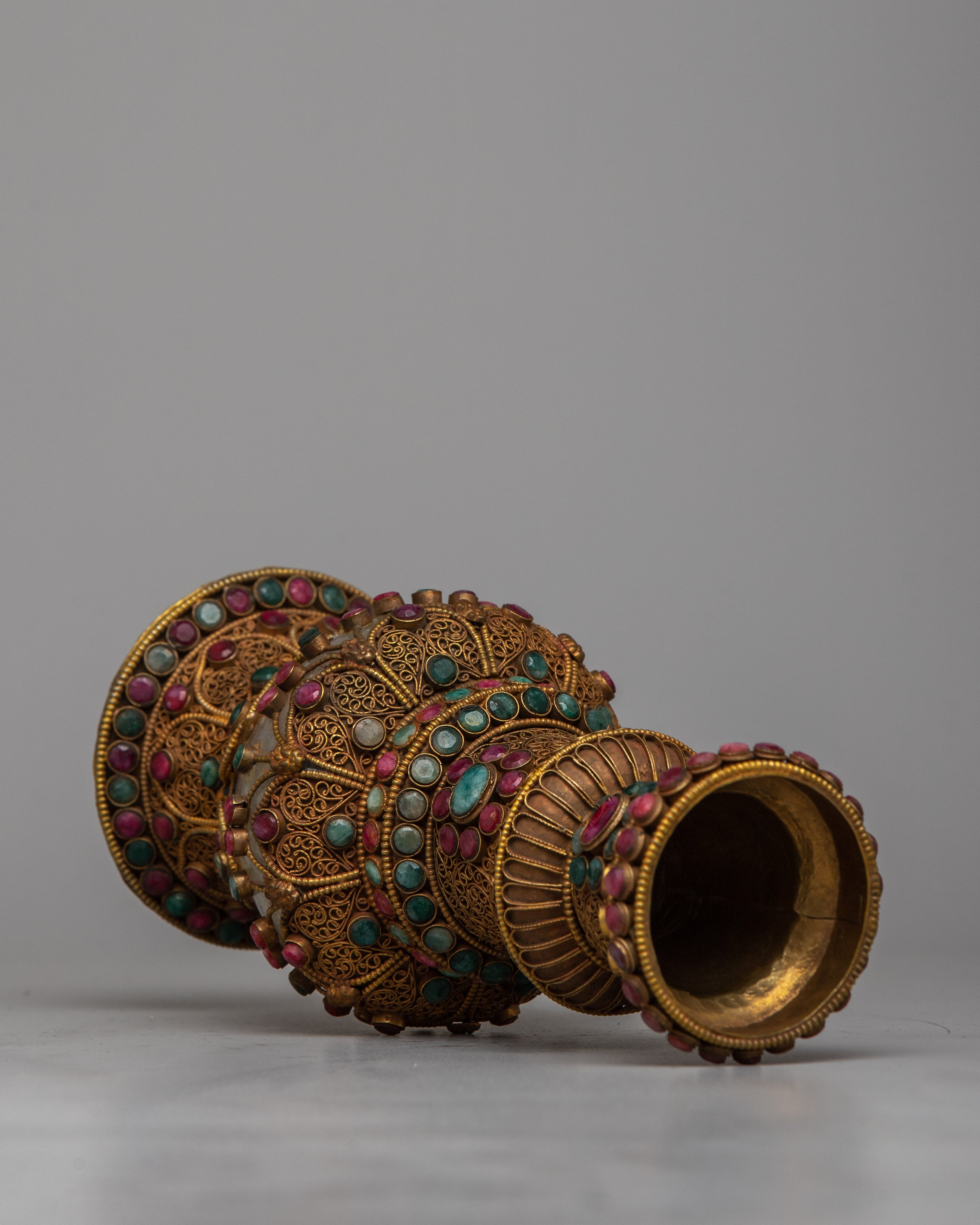 Tibetan Gold Fower Vase Set | Elevating Floral Arrangements with Grace