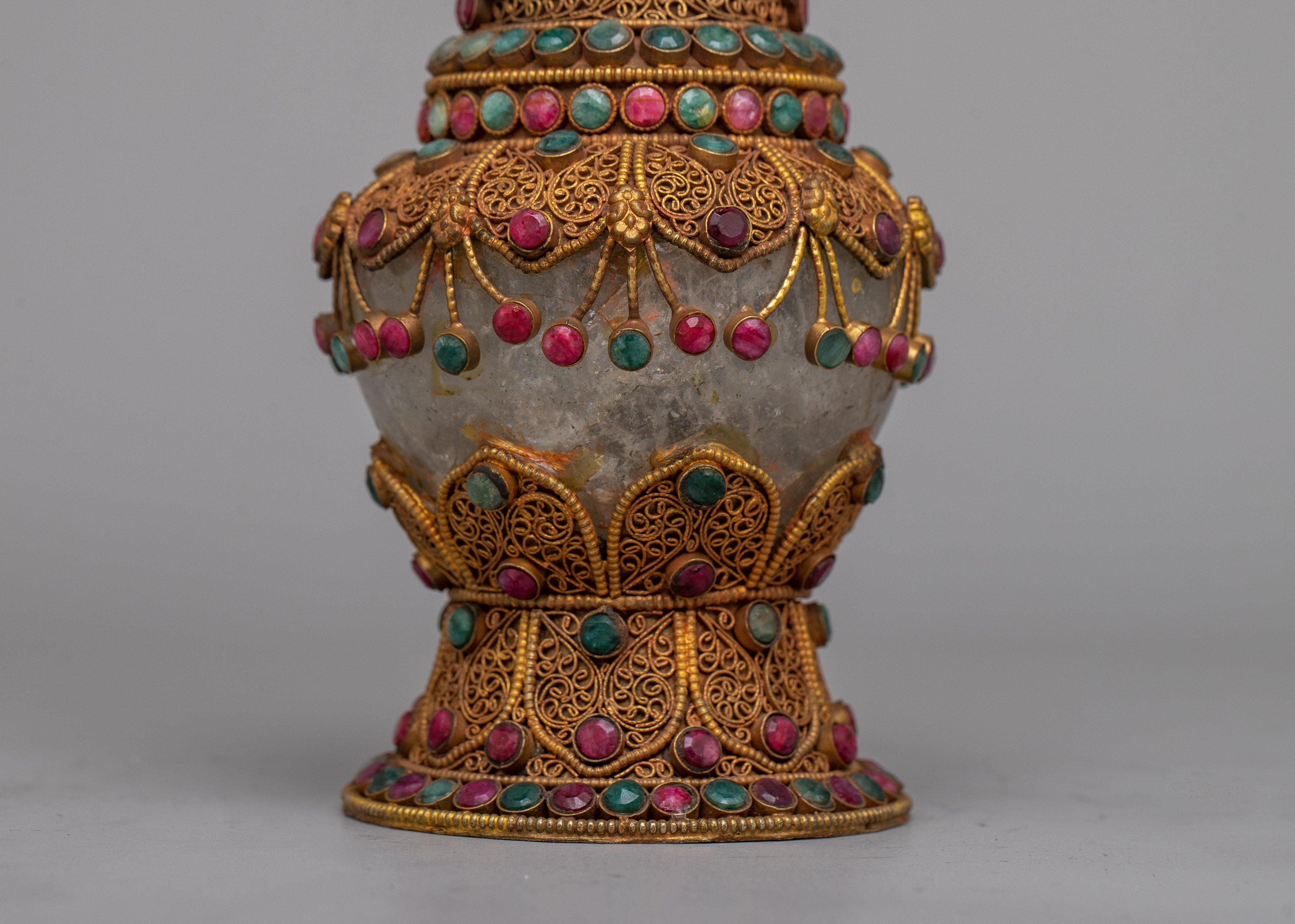 Tibetan Gold Fower Vase Set | Elevating Floral Arrangements with Grace