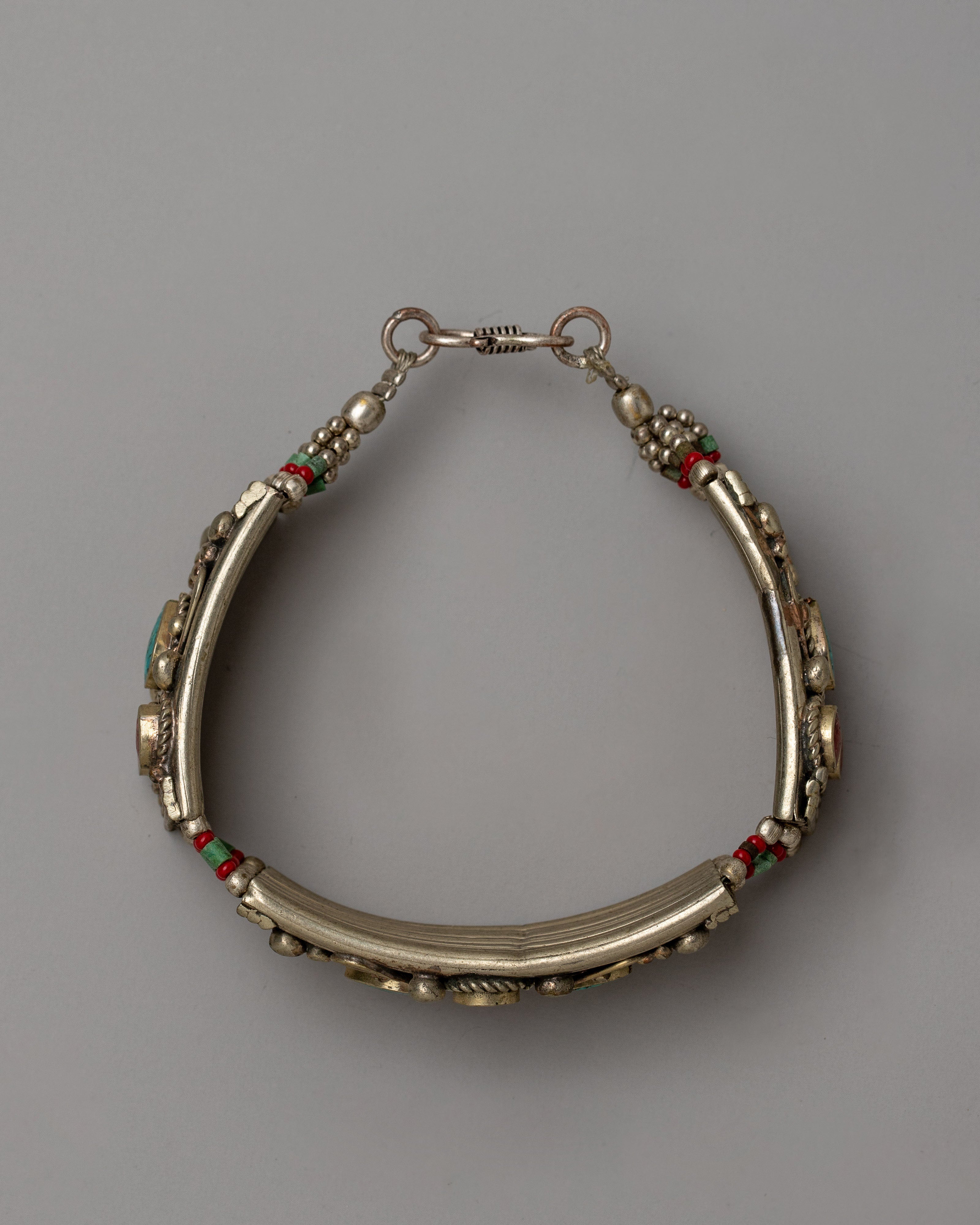 White Metal Bracelet | Stylish Accessory Infused with Sophistication and Versatility