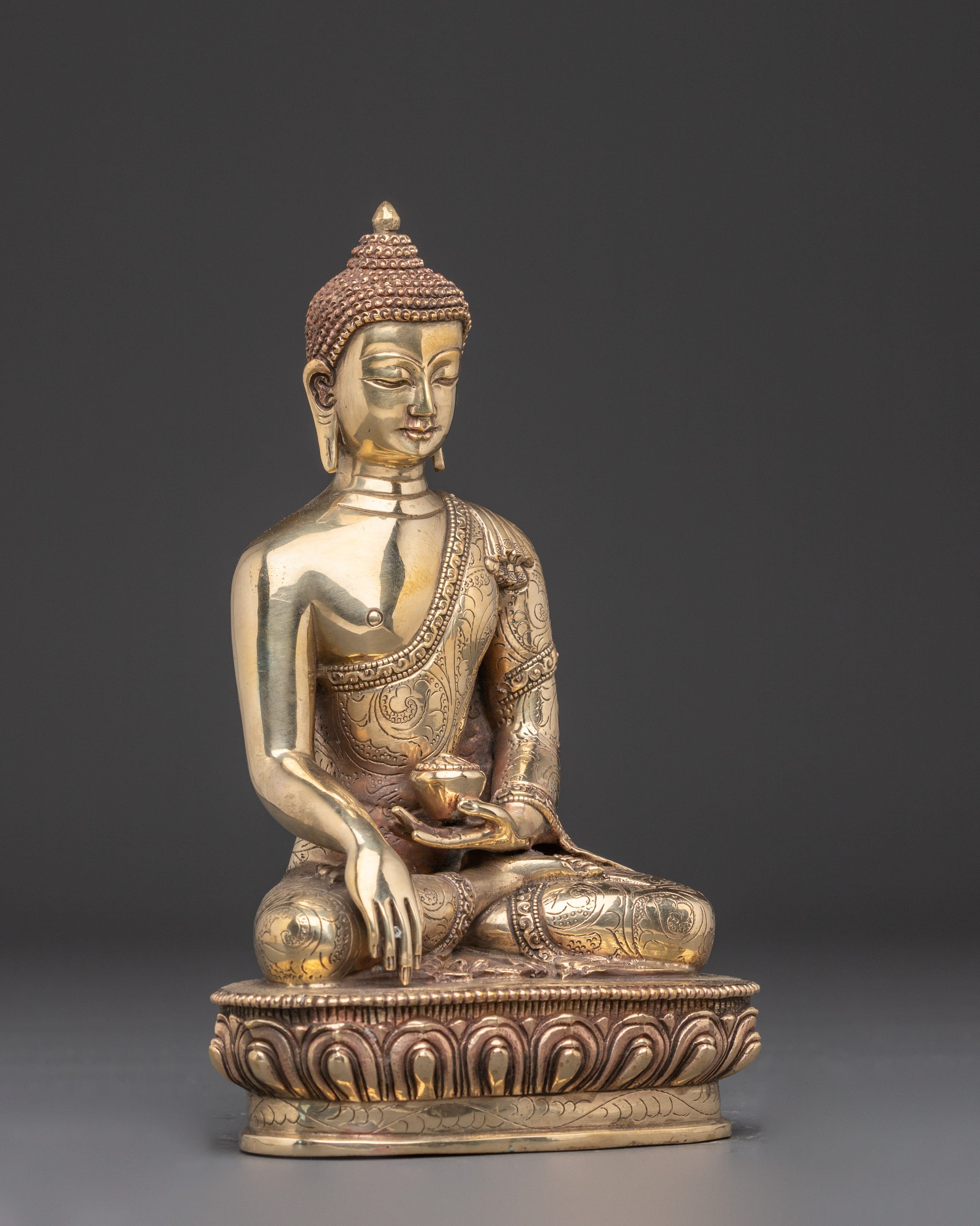 Peaceful Shakyamuni Buddha Statue | Symbol of Enlightenment and Wisdom