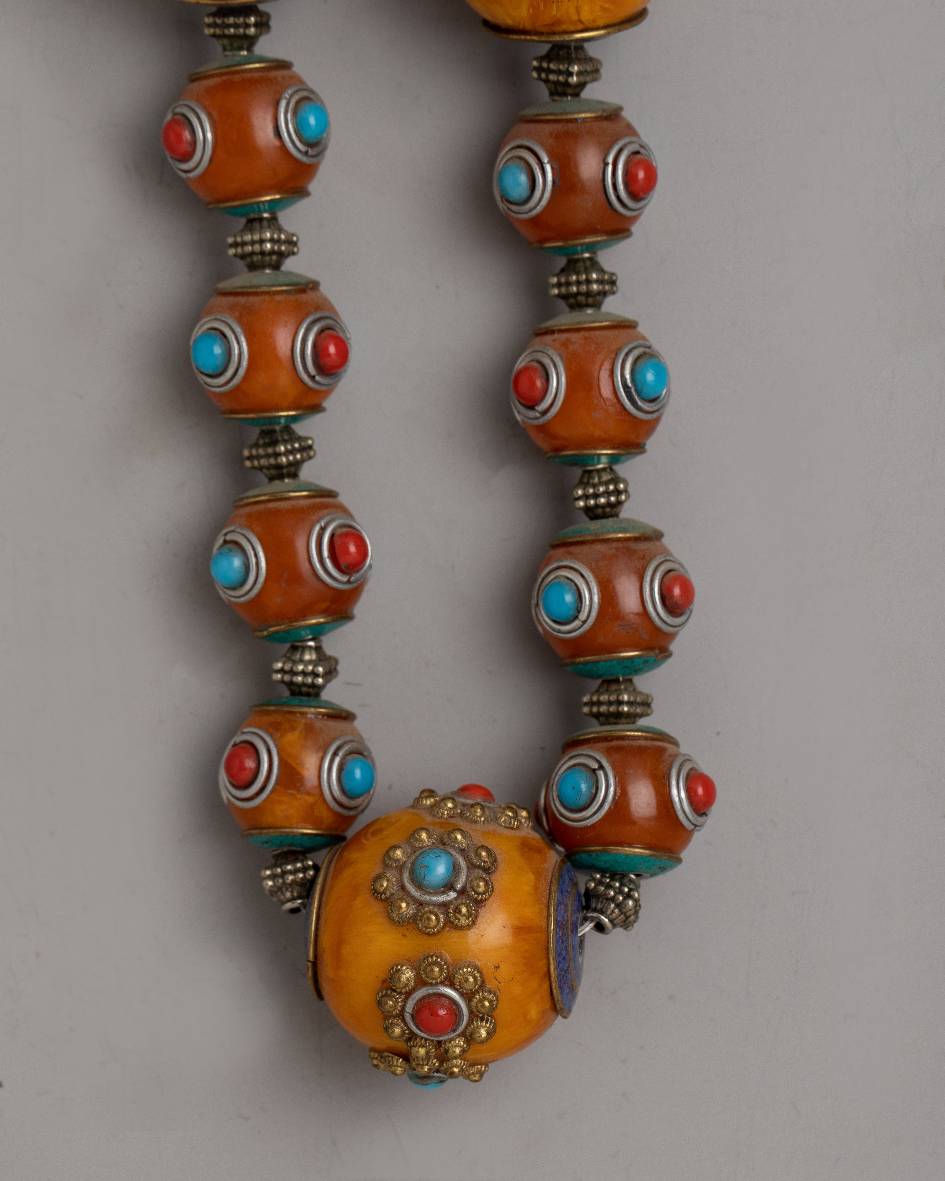 White Metal Amber Necklace | Infuse Elegance with Unique Amber Accents