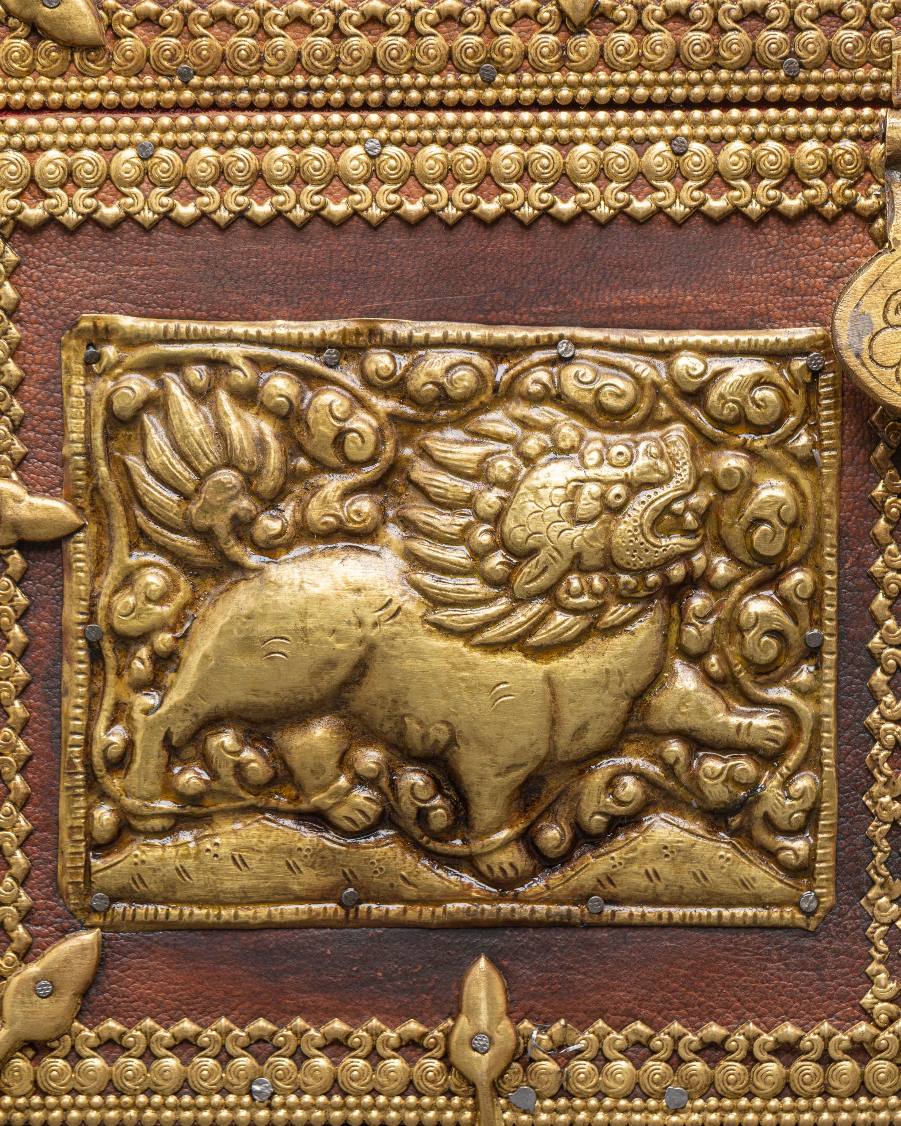 Tibetan Buddhist Box | Box with Guardian Lion Motifs