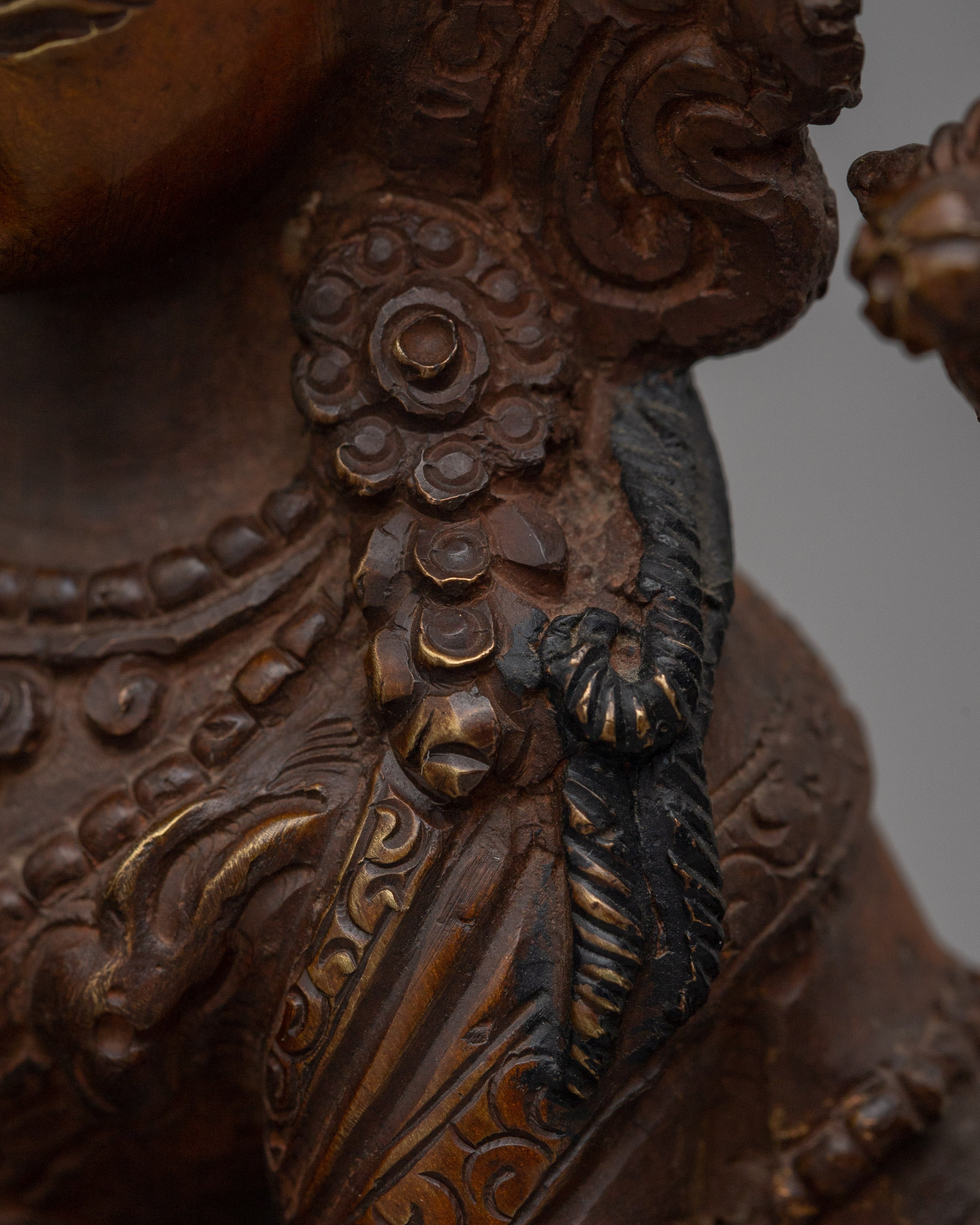 Divine Compassionate Chenrezig Figurine | Deity of Mercy and Wisdom