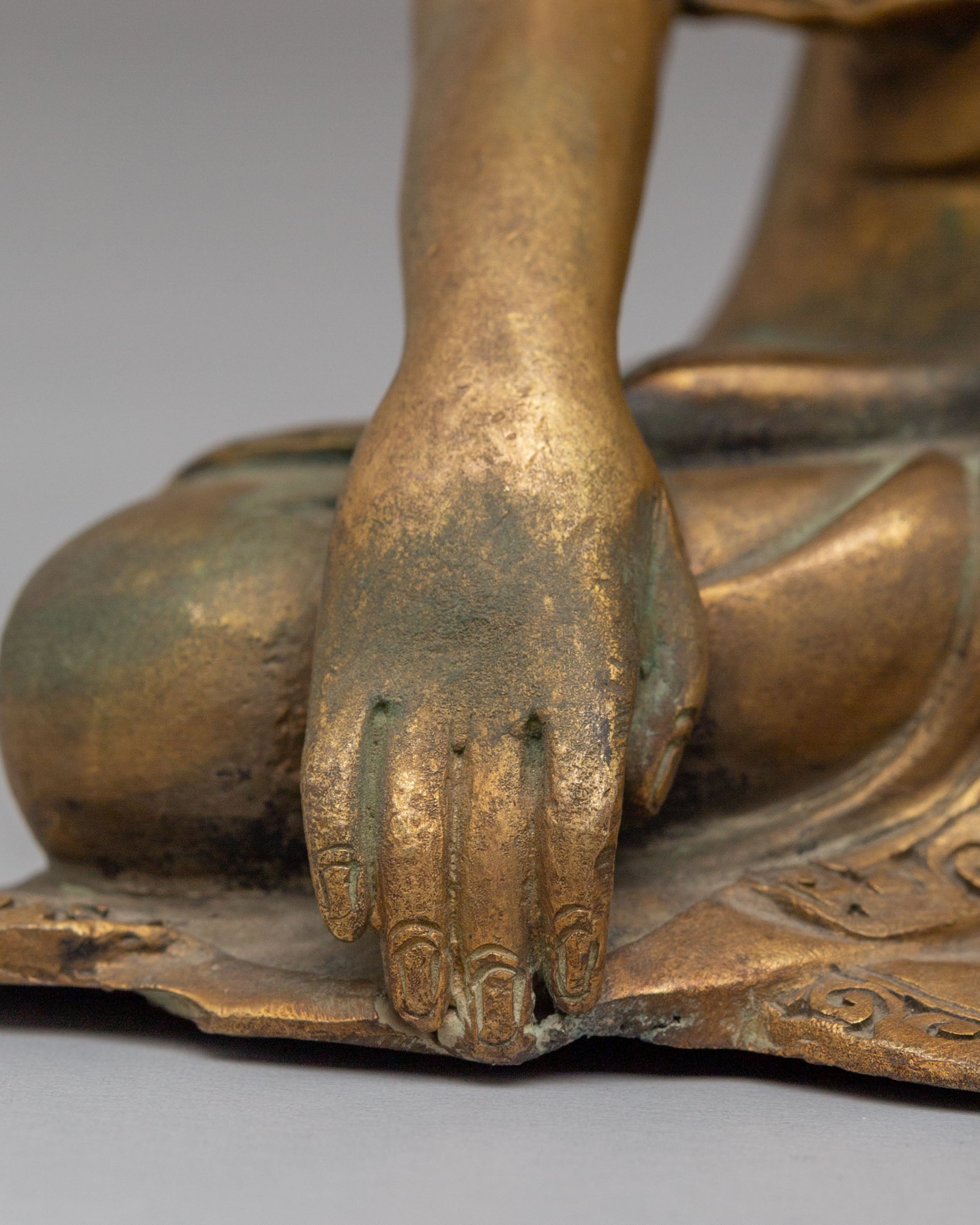Historic Sage Shakyamuni Buddha Statue | Symbol of Enlightenment and Wisdom