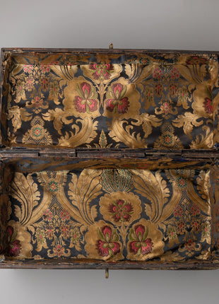 Wow Iron Box Treasure | Perfect for Preserving Your Most Precious Treasures in Style