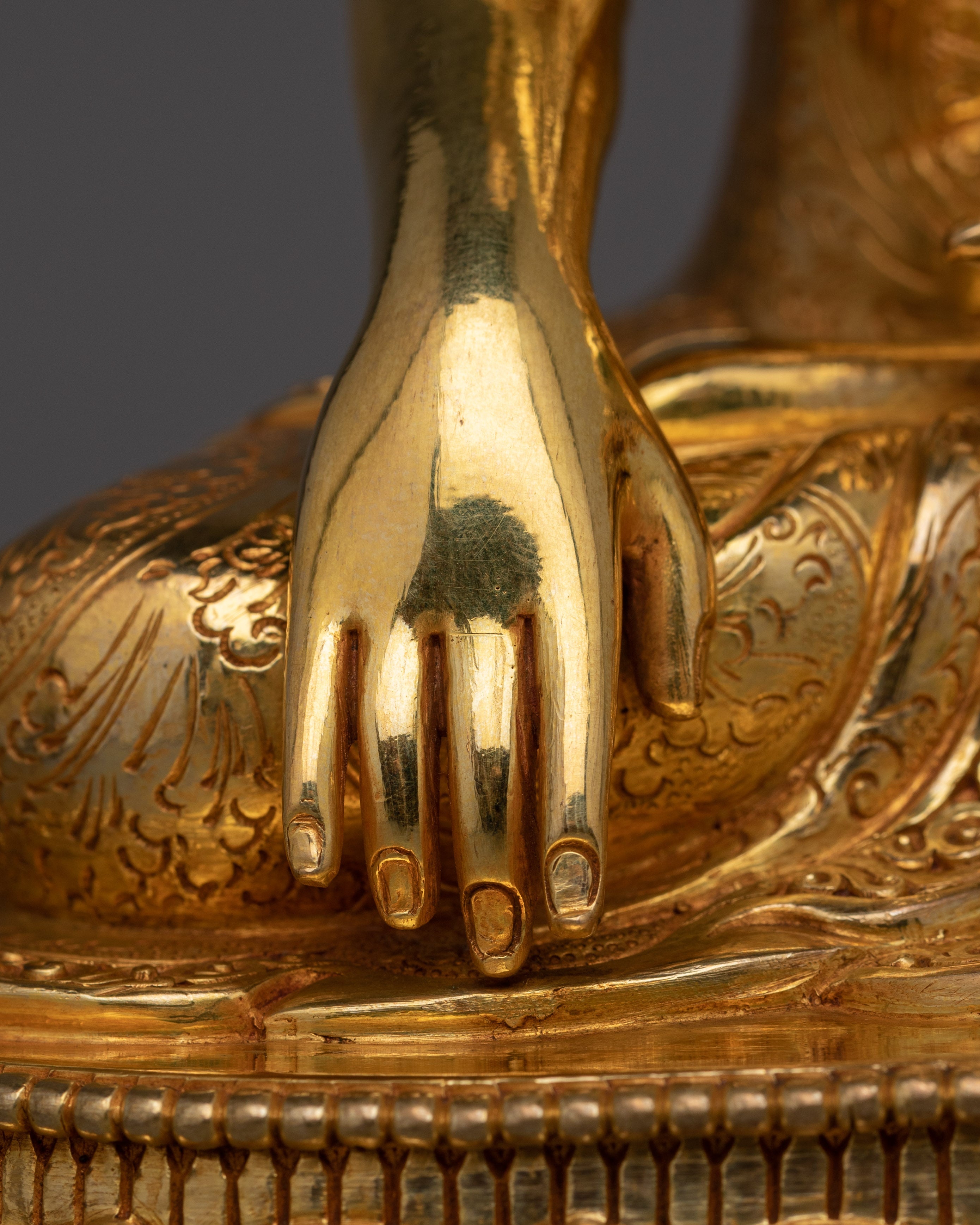 Sculpture of Buddhist Philosopher Shakyamuni Buddha |  The Path to Enlightenment