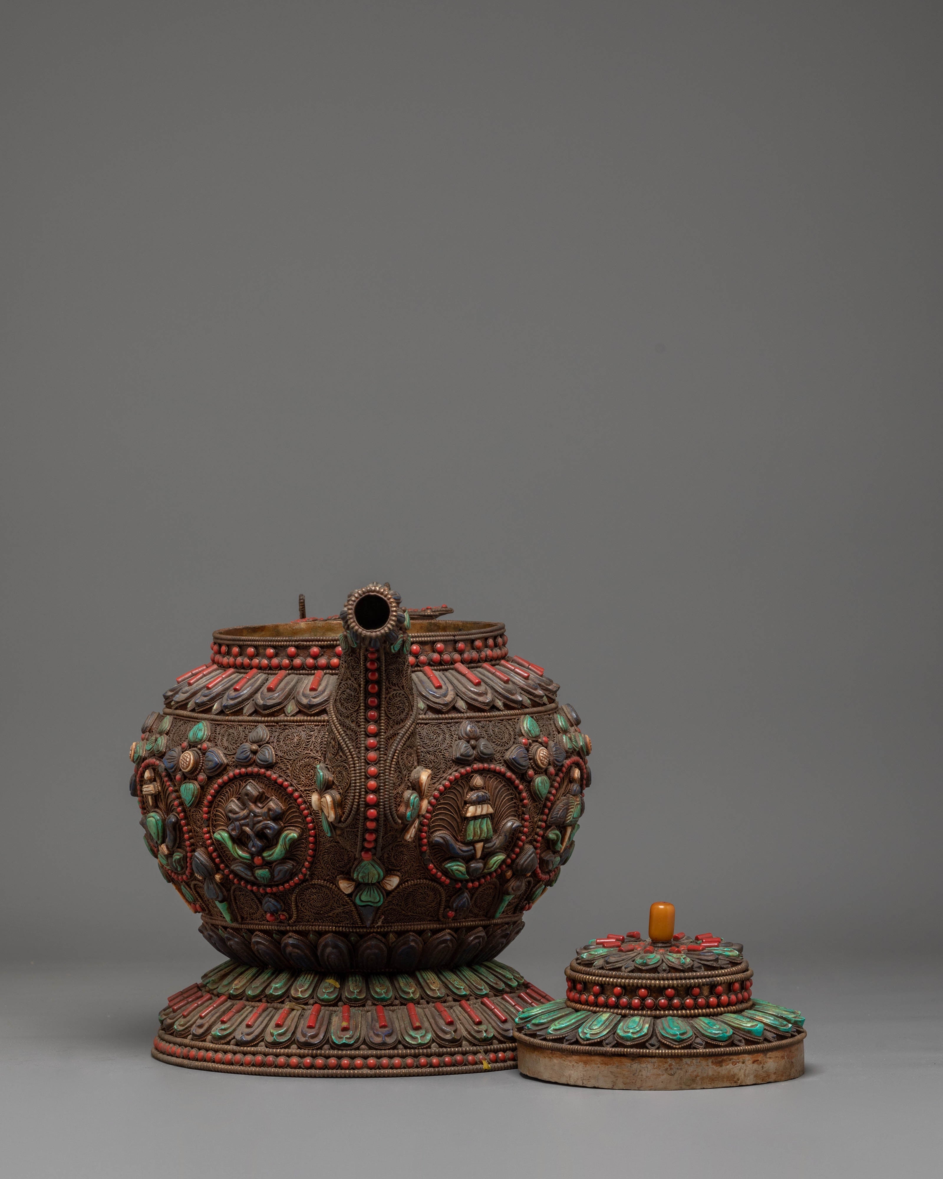 Dragon Motif Tea Pot | Decorative Dragon Tea Vessel