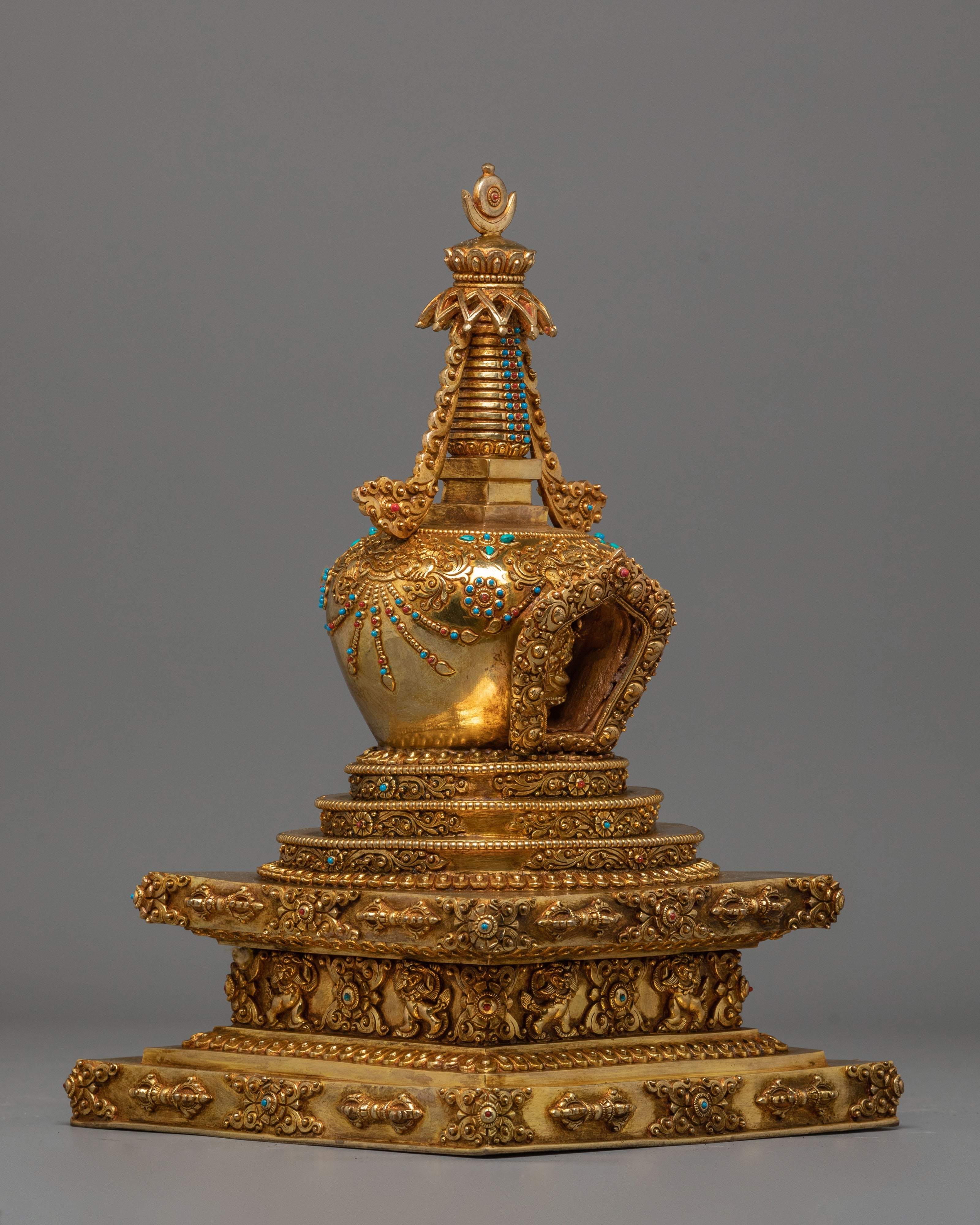 Buddhist Stupa for Ceremonies | Symbol of Enlightenment
