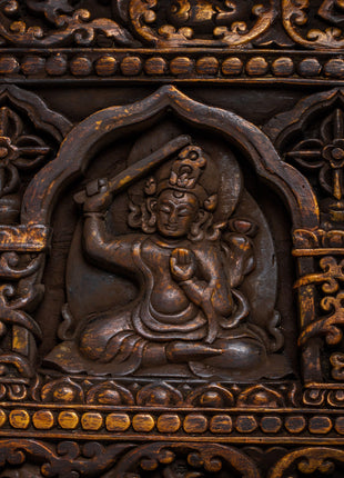 Wood Cover Book | Elevating Your Collection with Old-World Charm