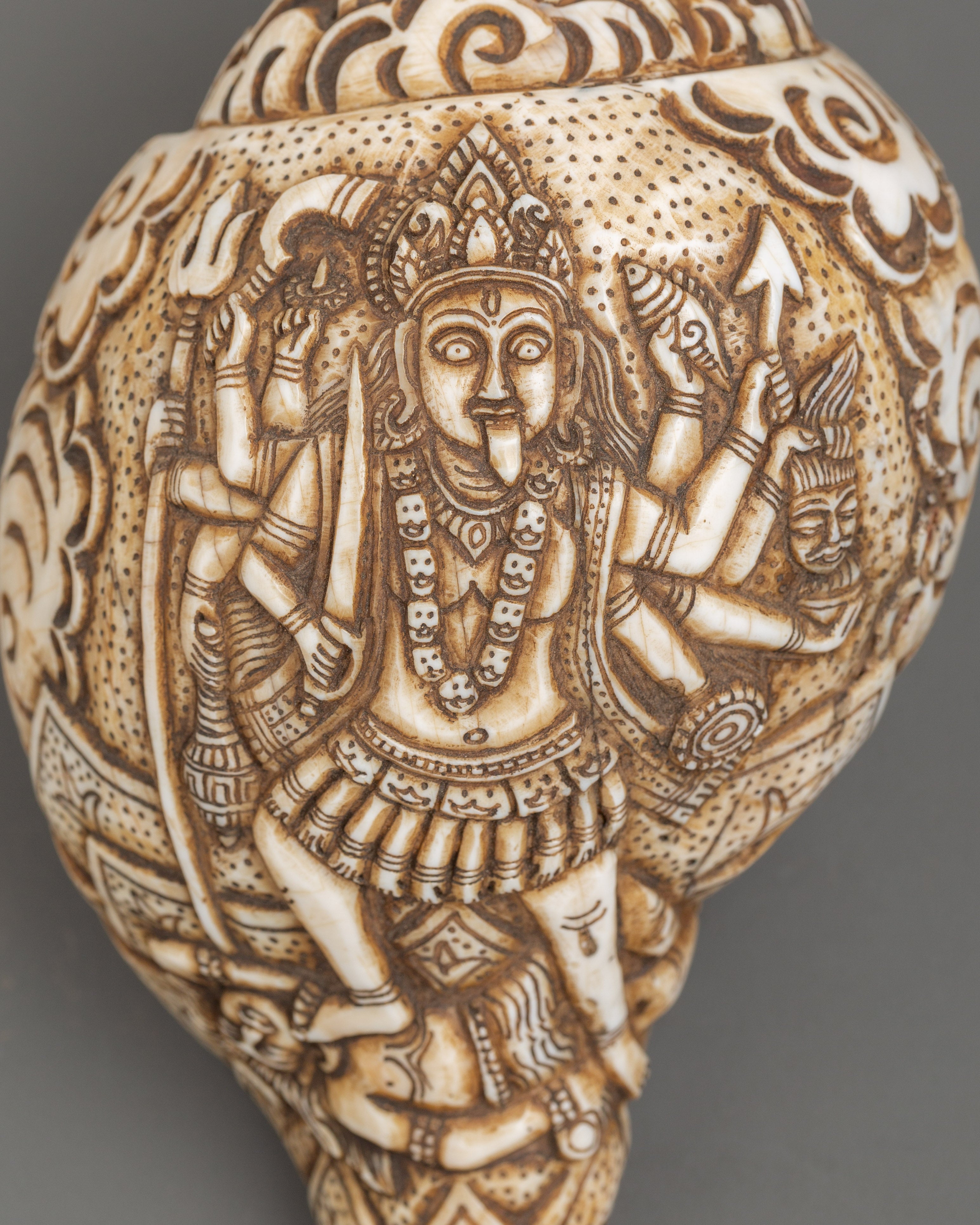Kali Mata Carved Conch | Spiritual Hindu Pooja Conch