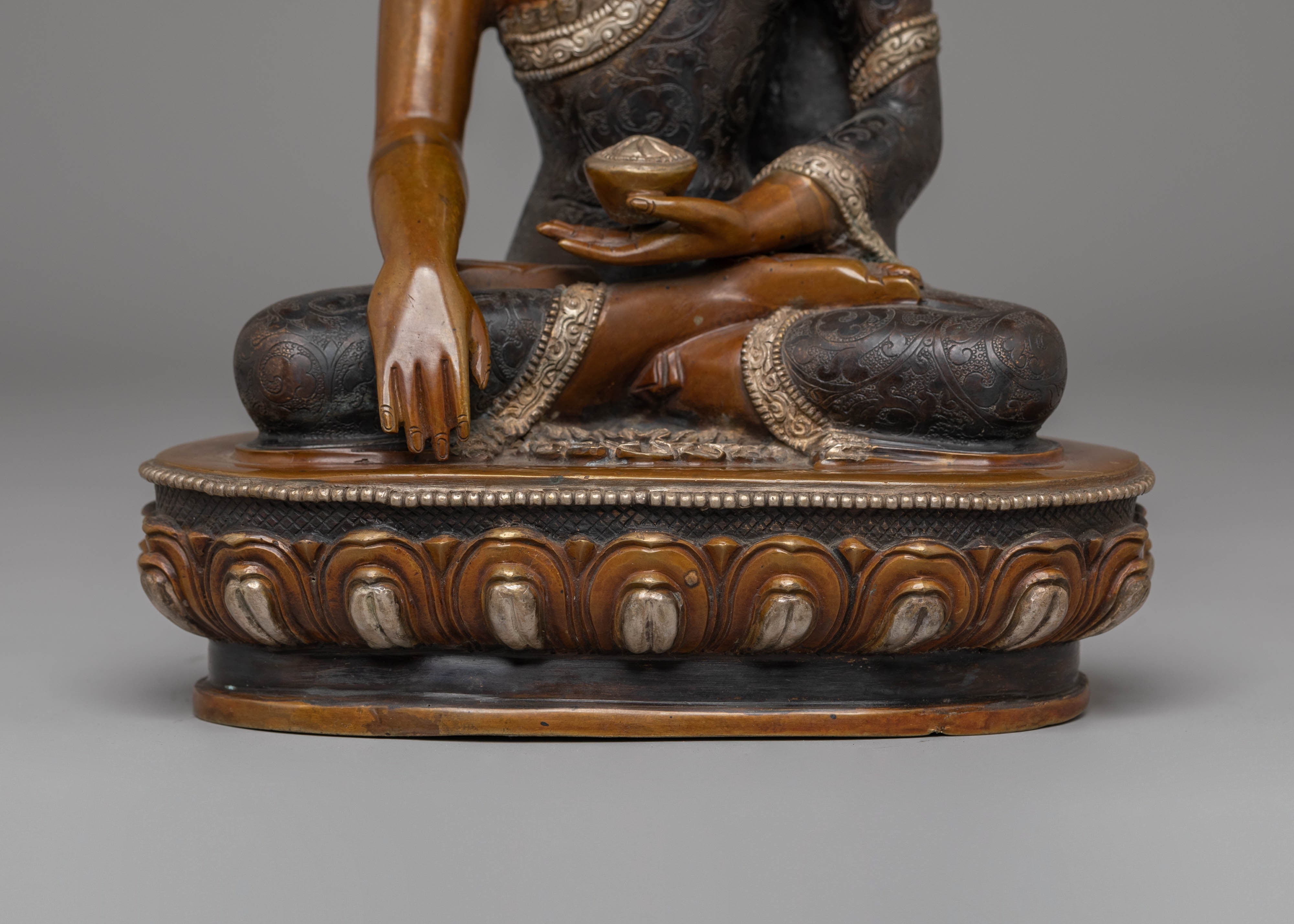 Gautam Buddha Statue : Teacher of Dharma