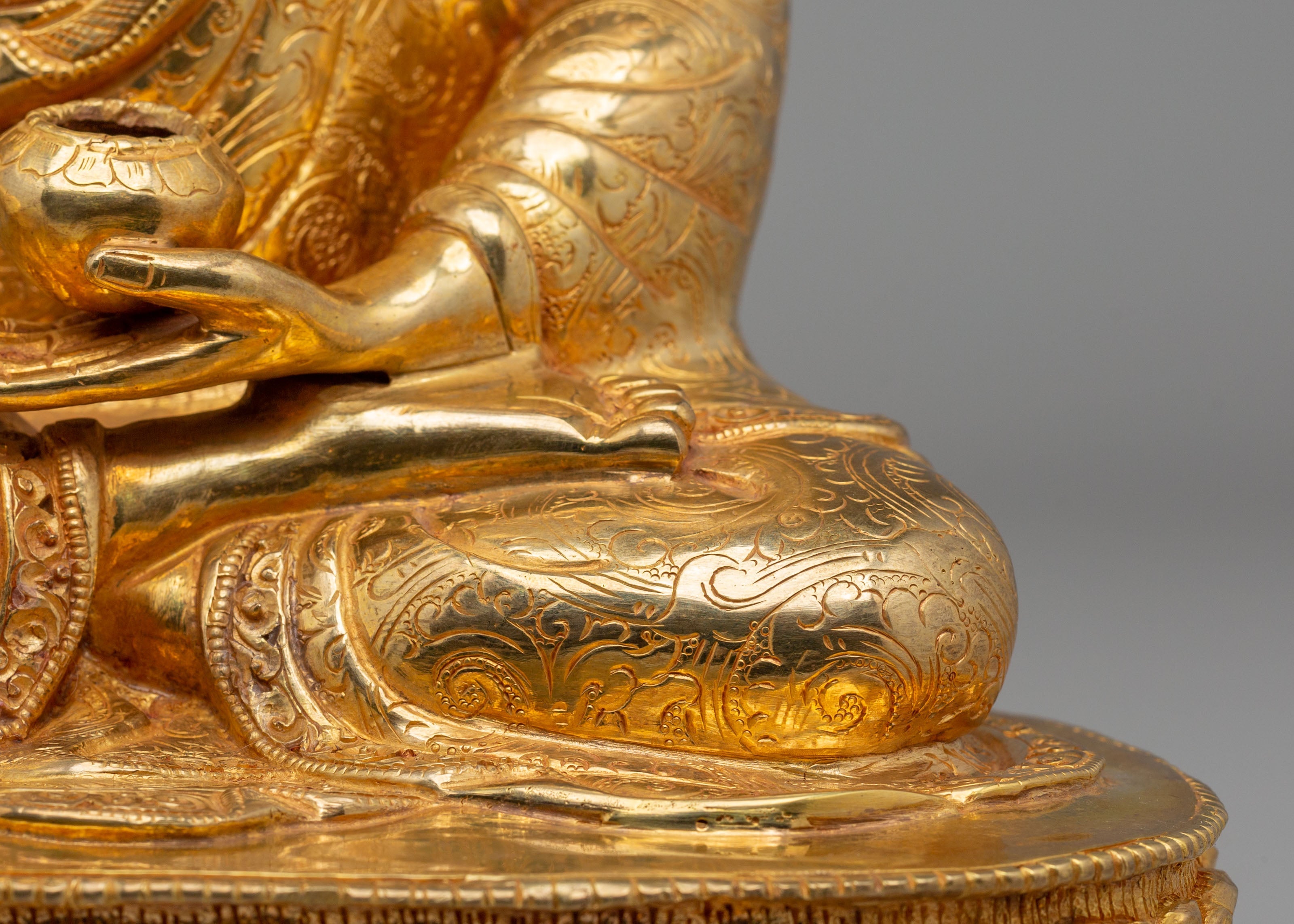 Shakyamuni Buddha Bhumisparsha Statue | Peaceful Shakyamuni Buddha
