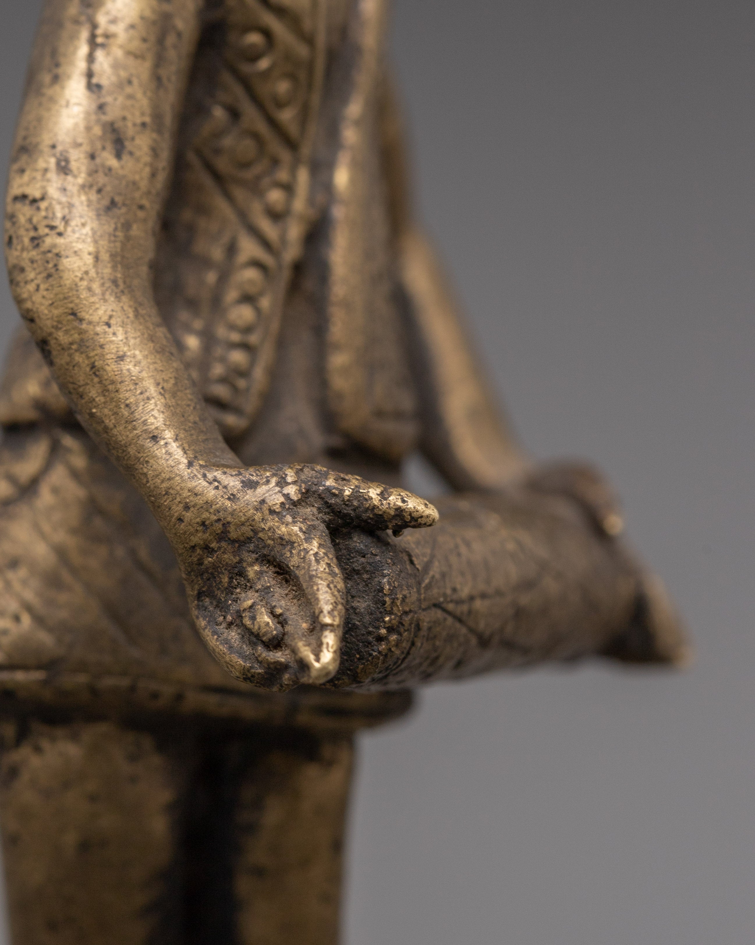 Musical Statue with Antique Finishing