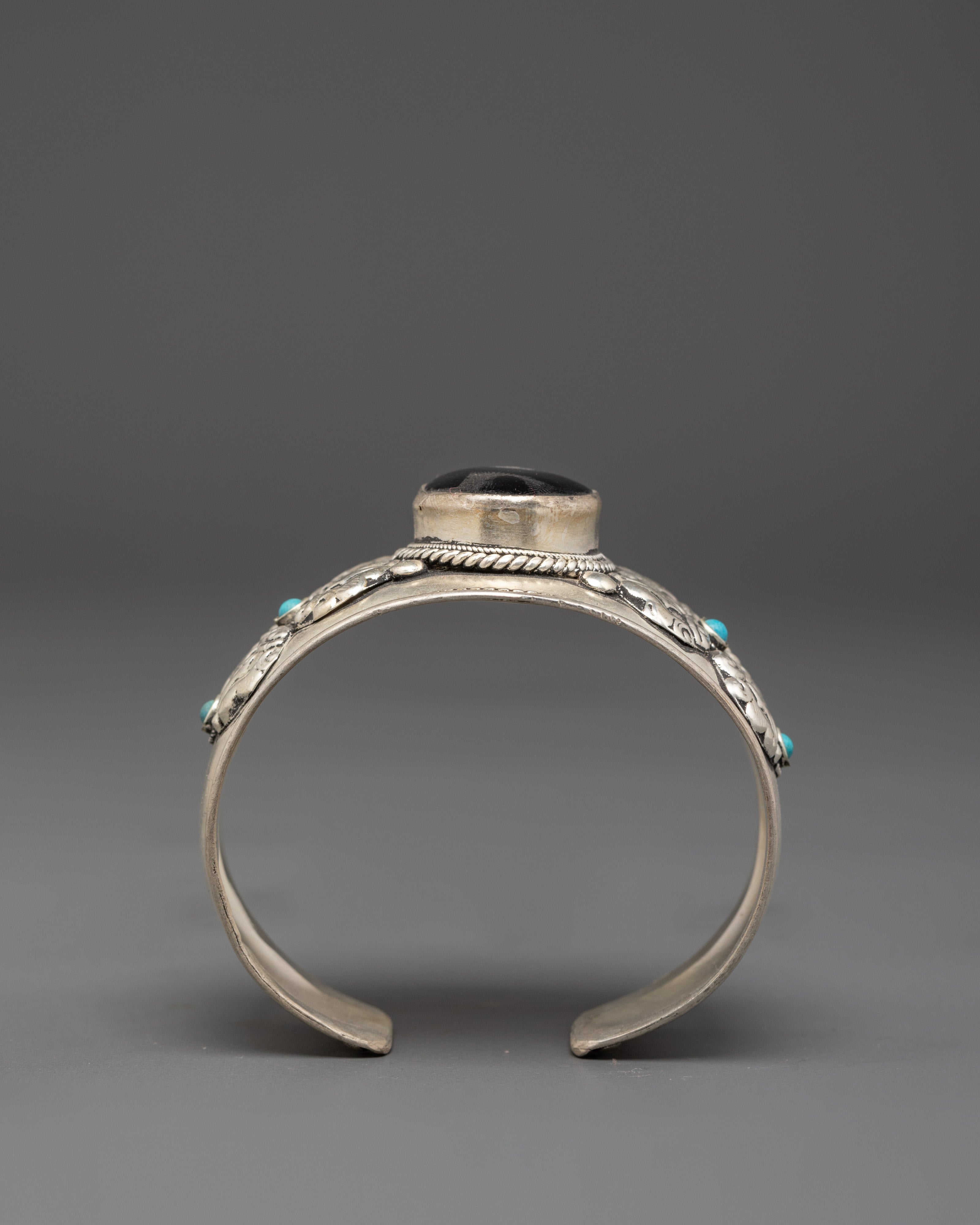 Traditional Tibetan Spiritual Bracelet | Symbolic Jewelry for Daily Wear