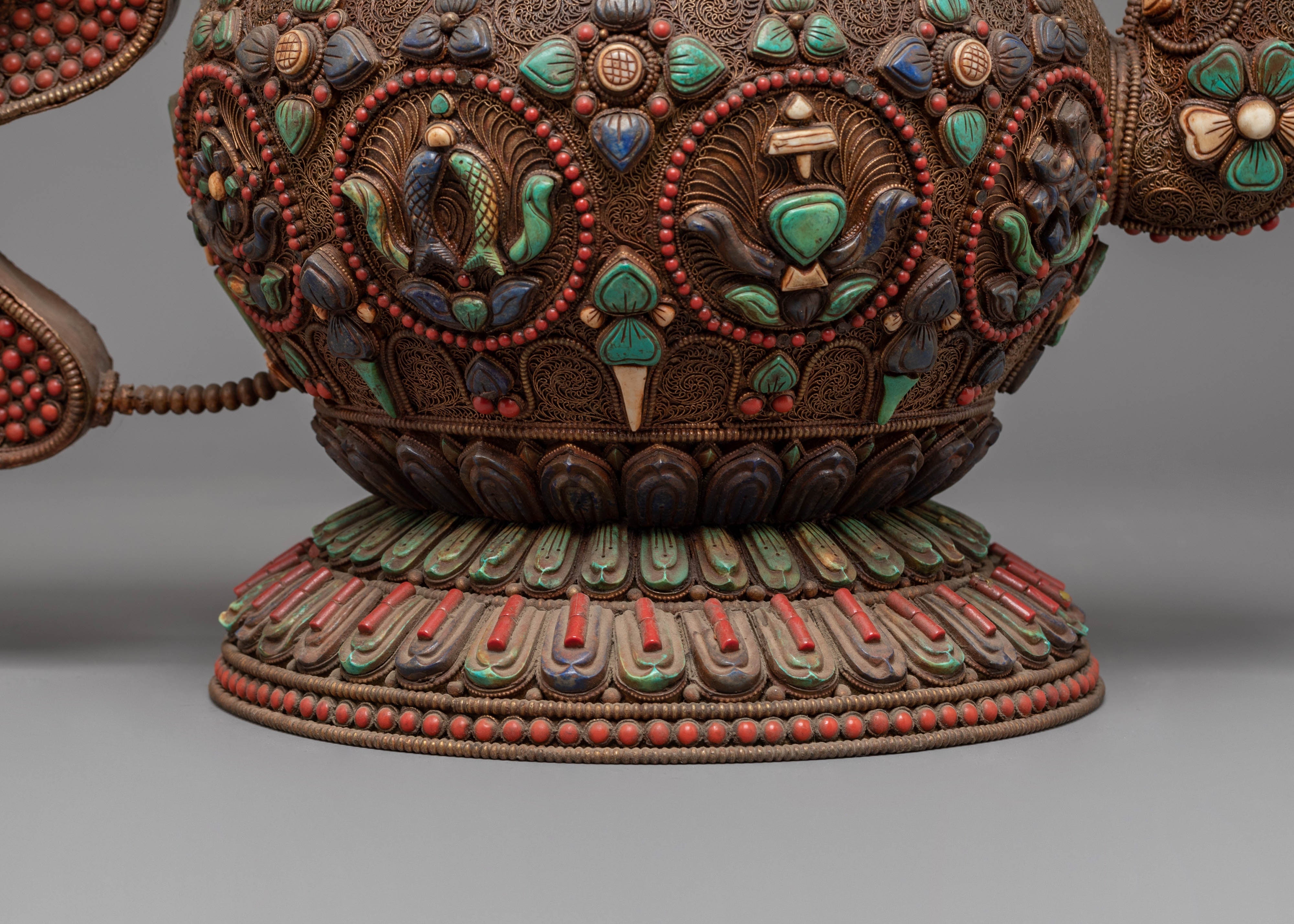 Dragon Motif Tea Pot | Decorative Dragon Tea Vessel