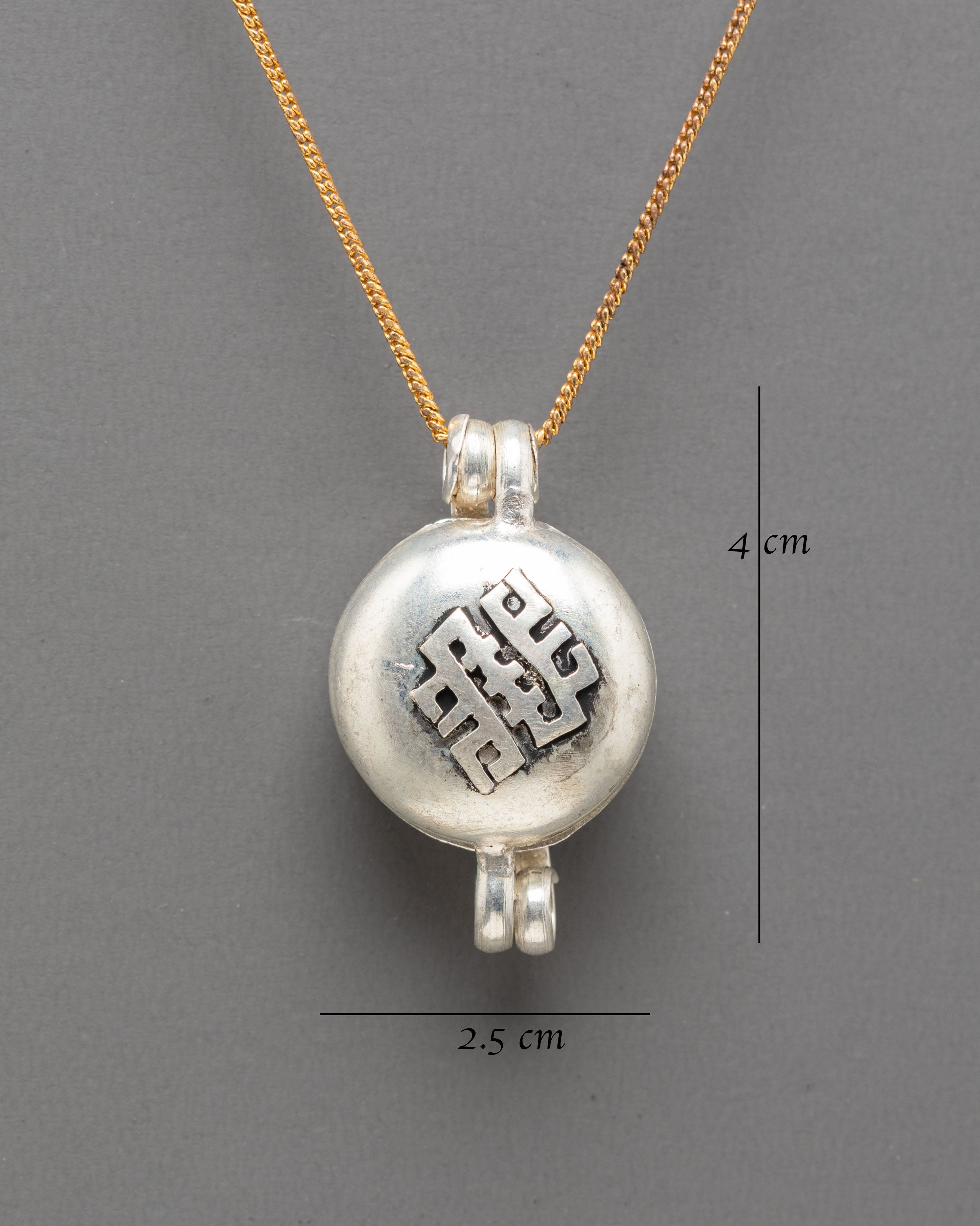 Buddhist Endless Knot Locket | Symbol of Unity and Compassion