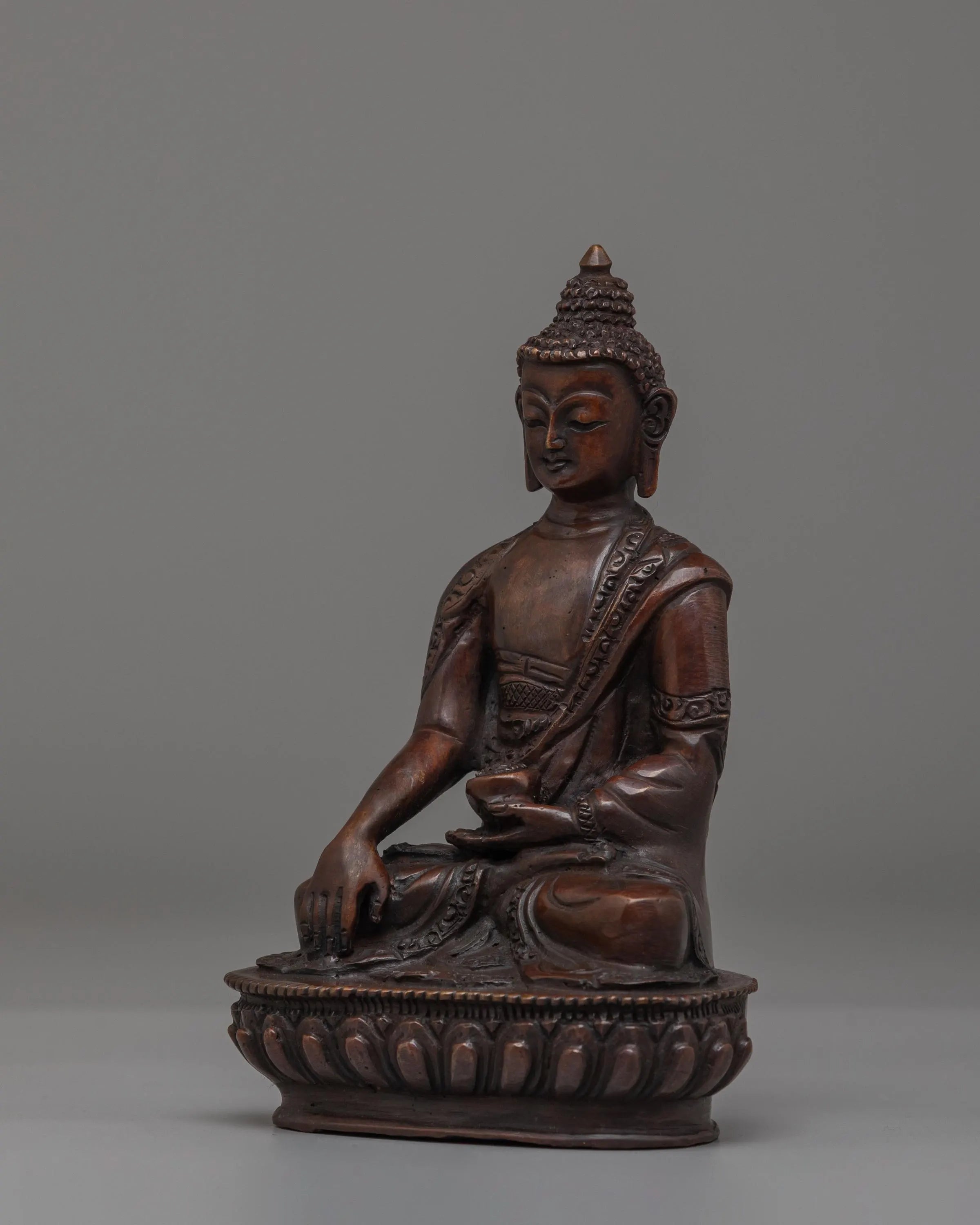 Traditional Buddha Shakyamuni Statue | Symbol of Enlightenment