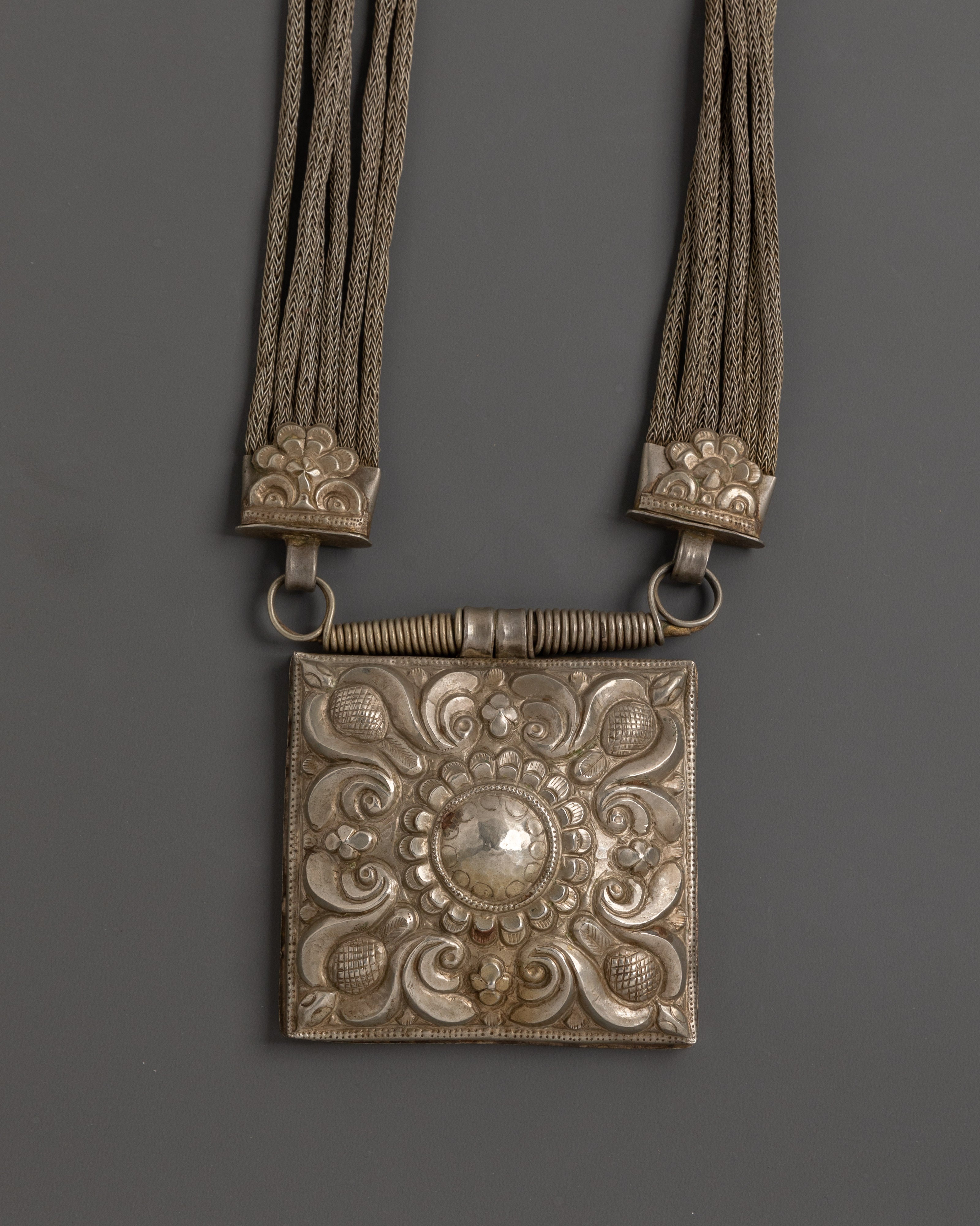 Handcrafted Vintage Necklace | Antique Silver Locket Pendant