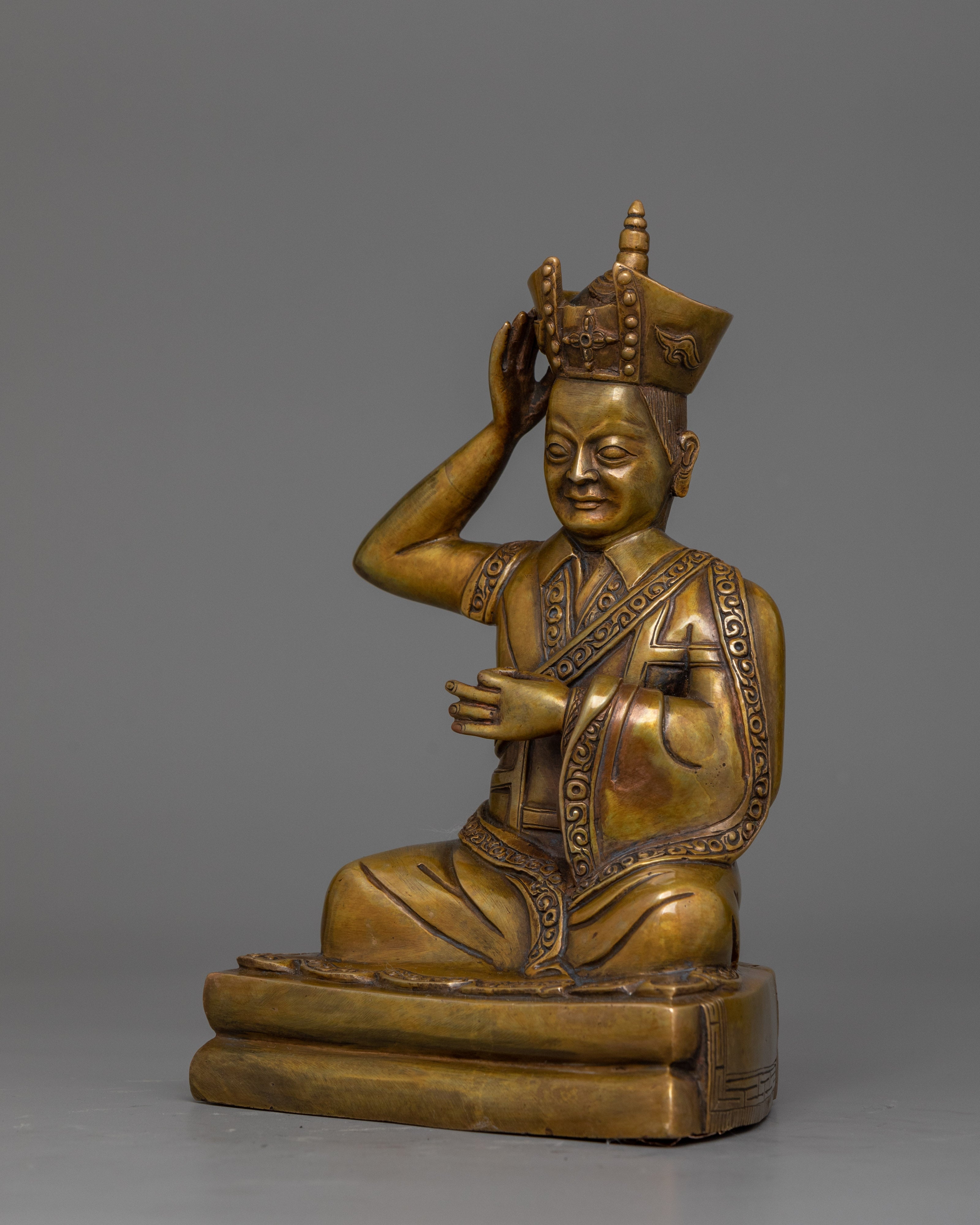 16th Karmapa Rangjung Khyapdak Rigpe Dorje Statue | A Legacy of Tibetan Buddhism