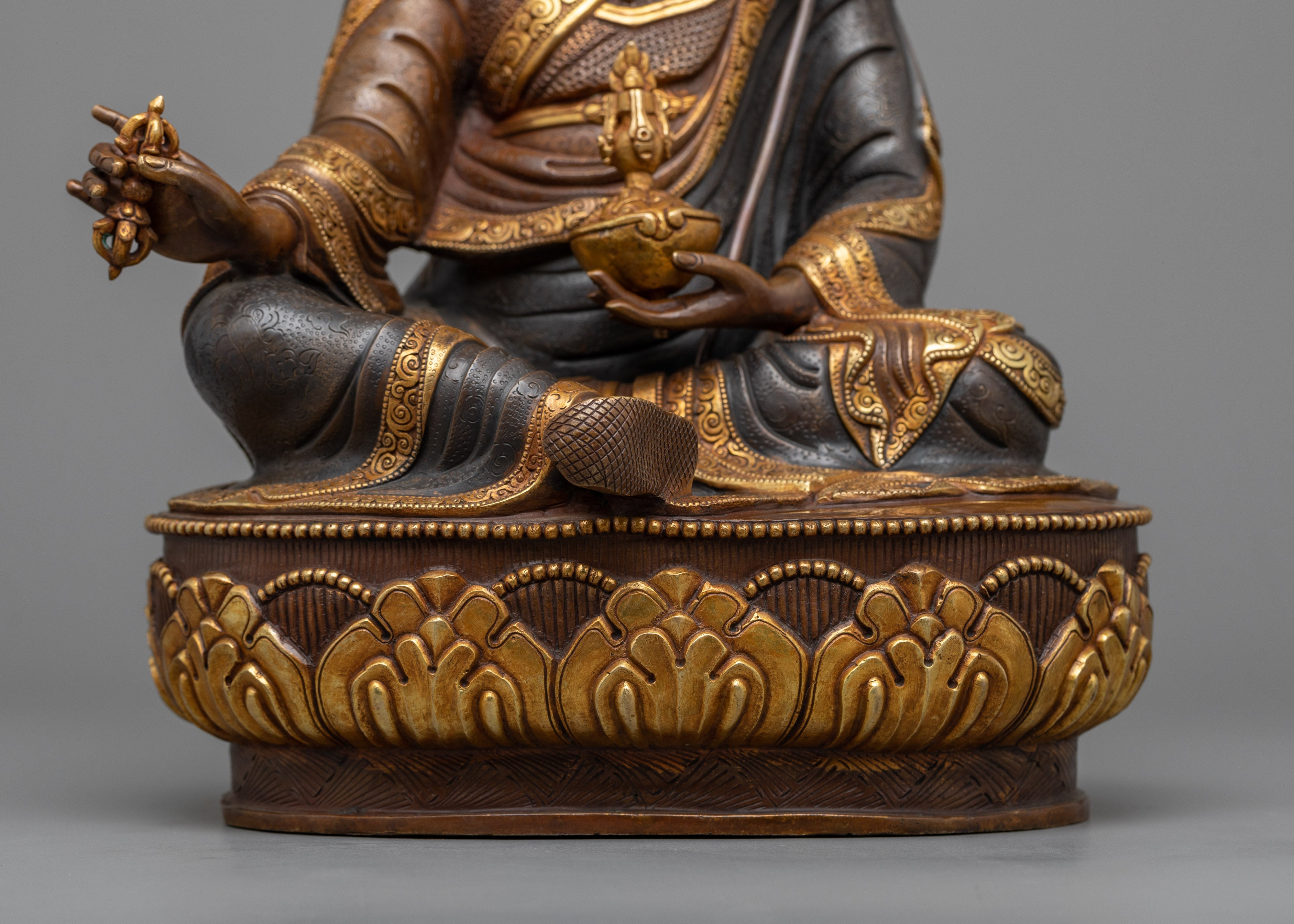 Mantra Vajra Guru | The Precious Master of Tibetan Buddhism