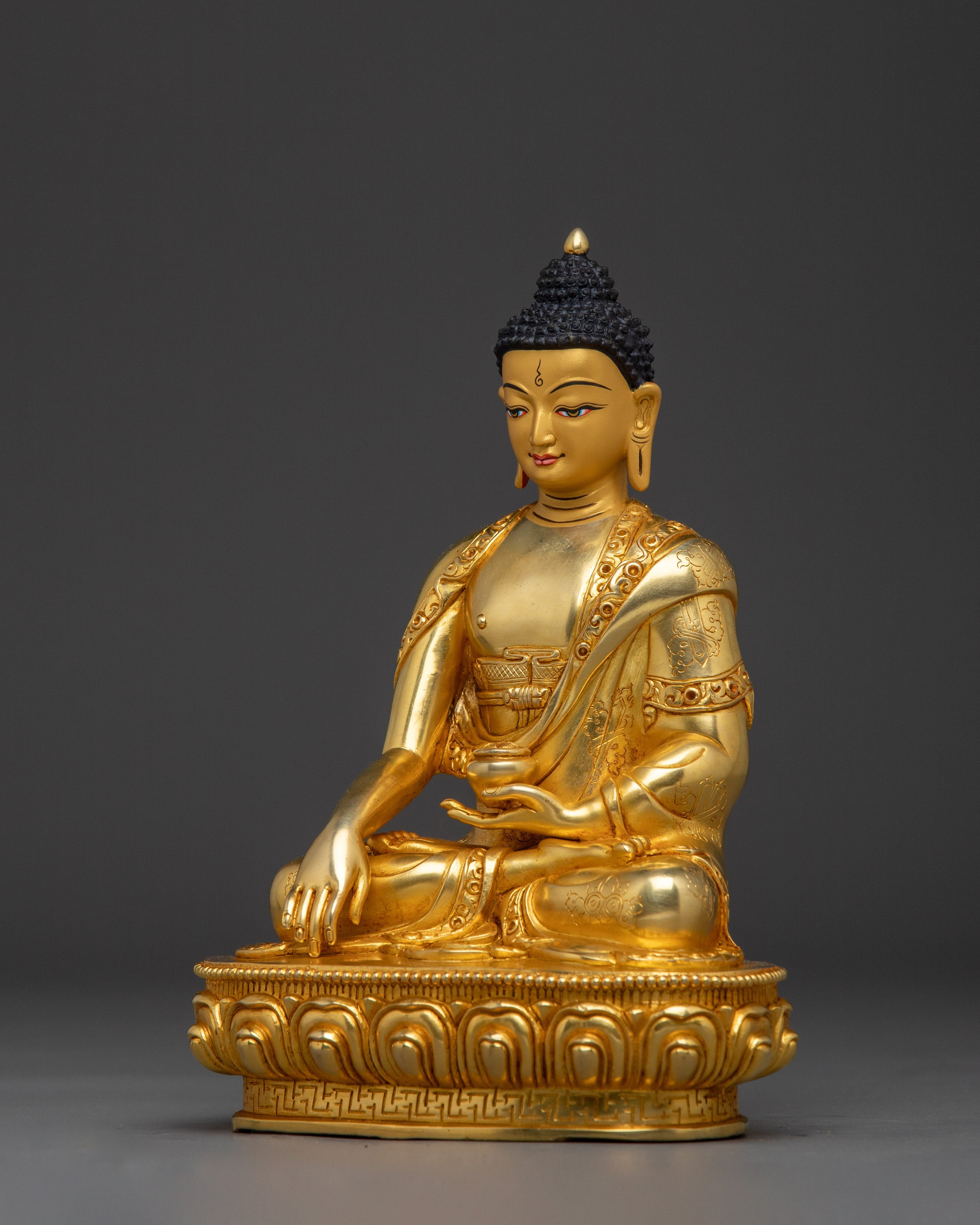Enlightened Shakyamuni Buddha Golden Statue | The Sage of Shakyas
