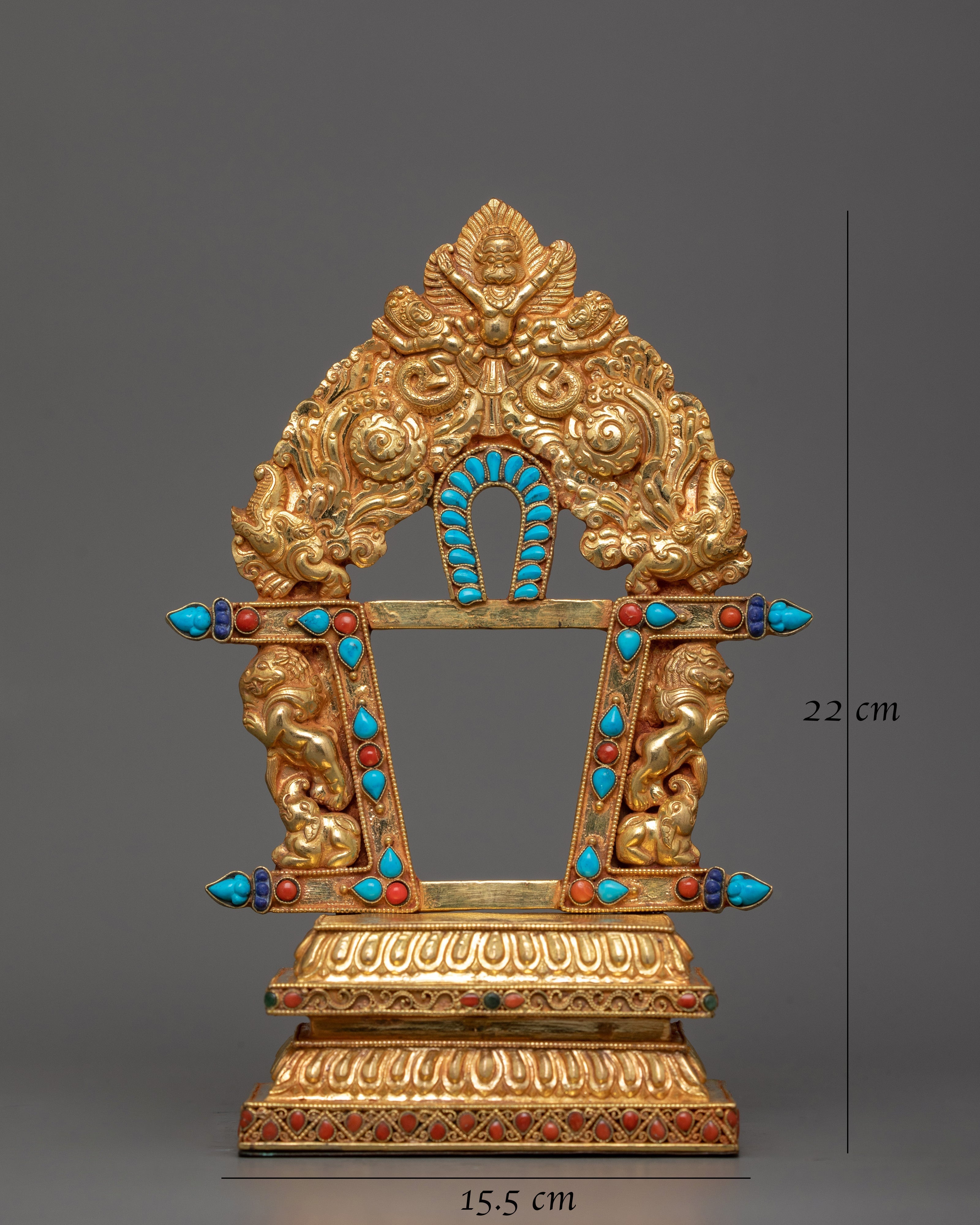 throne-for-statue