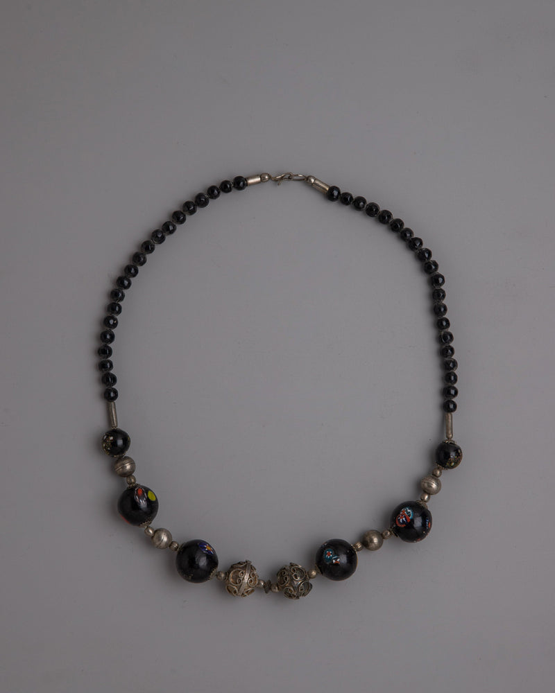 Women's Black Bead Necklace | Artisanal Jewelry Reflecting Timeless Elegance and Design