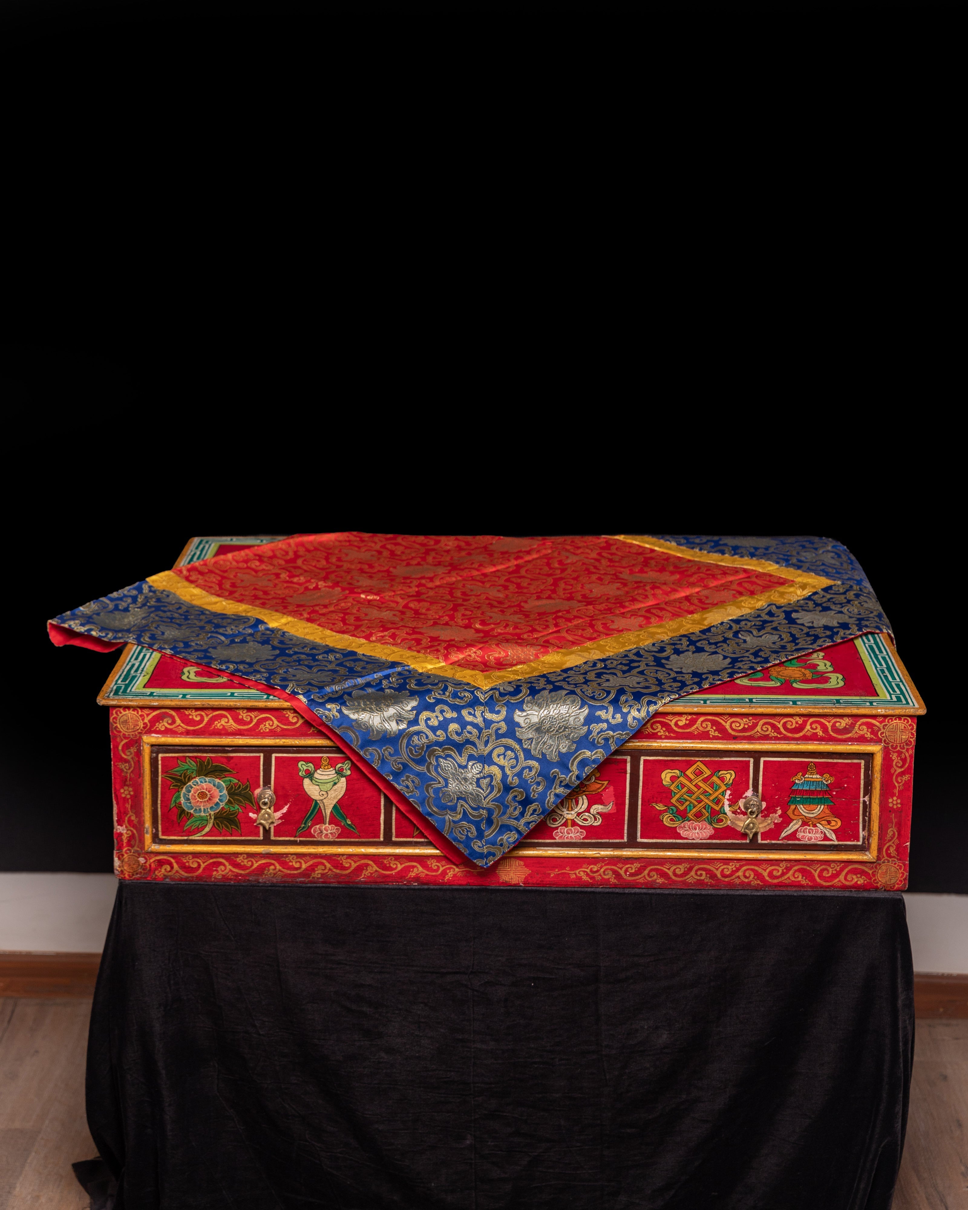 Decorative Table Cloth | Stylish and Artistic Home Accent