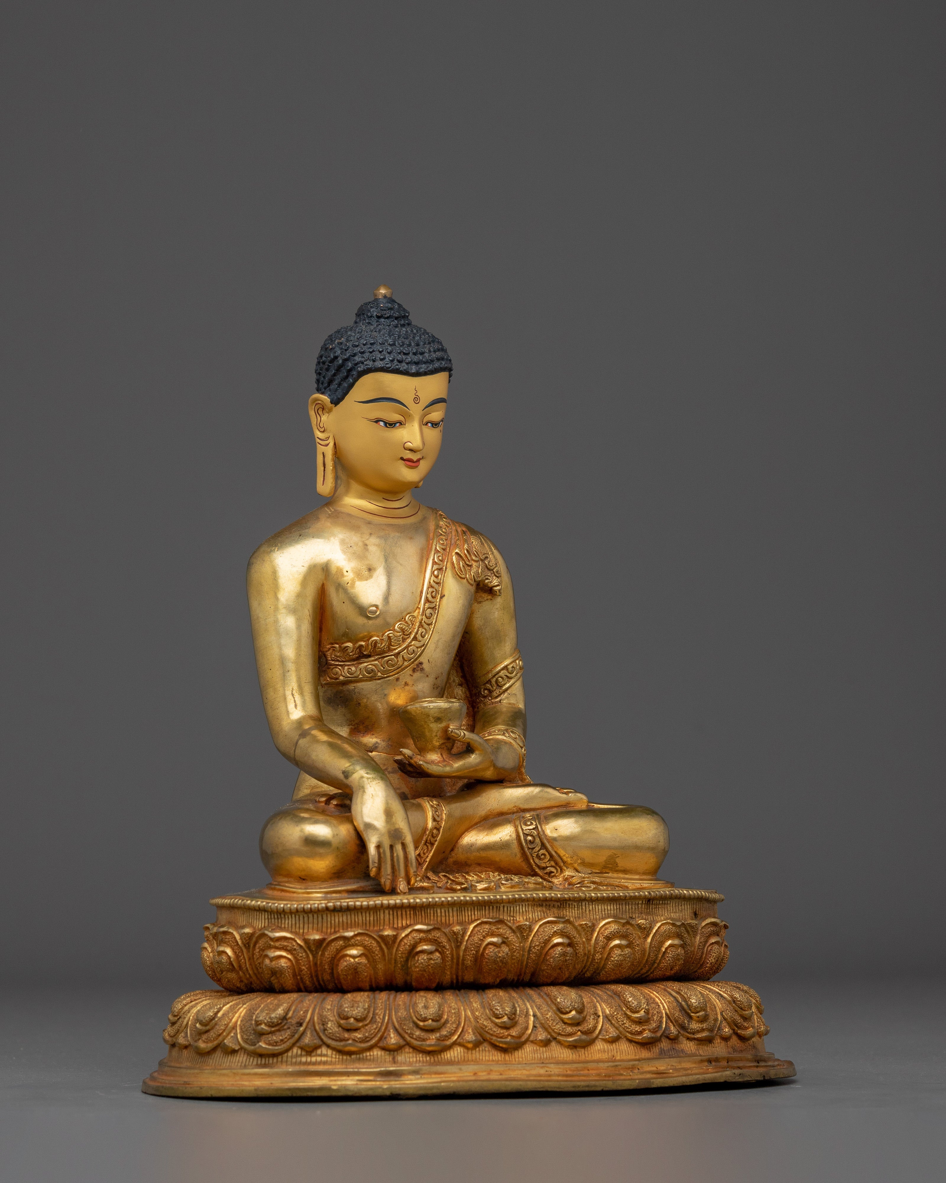 Golden Statue of Shakyamuni Buddha | Sage of the Shakyas
