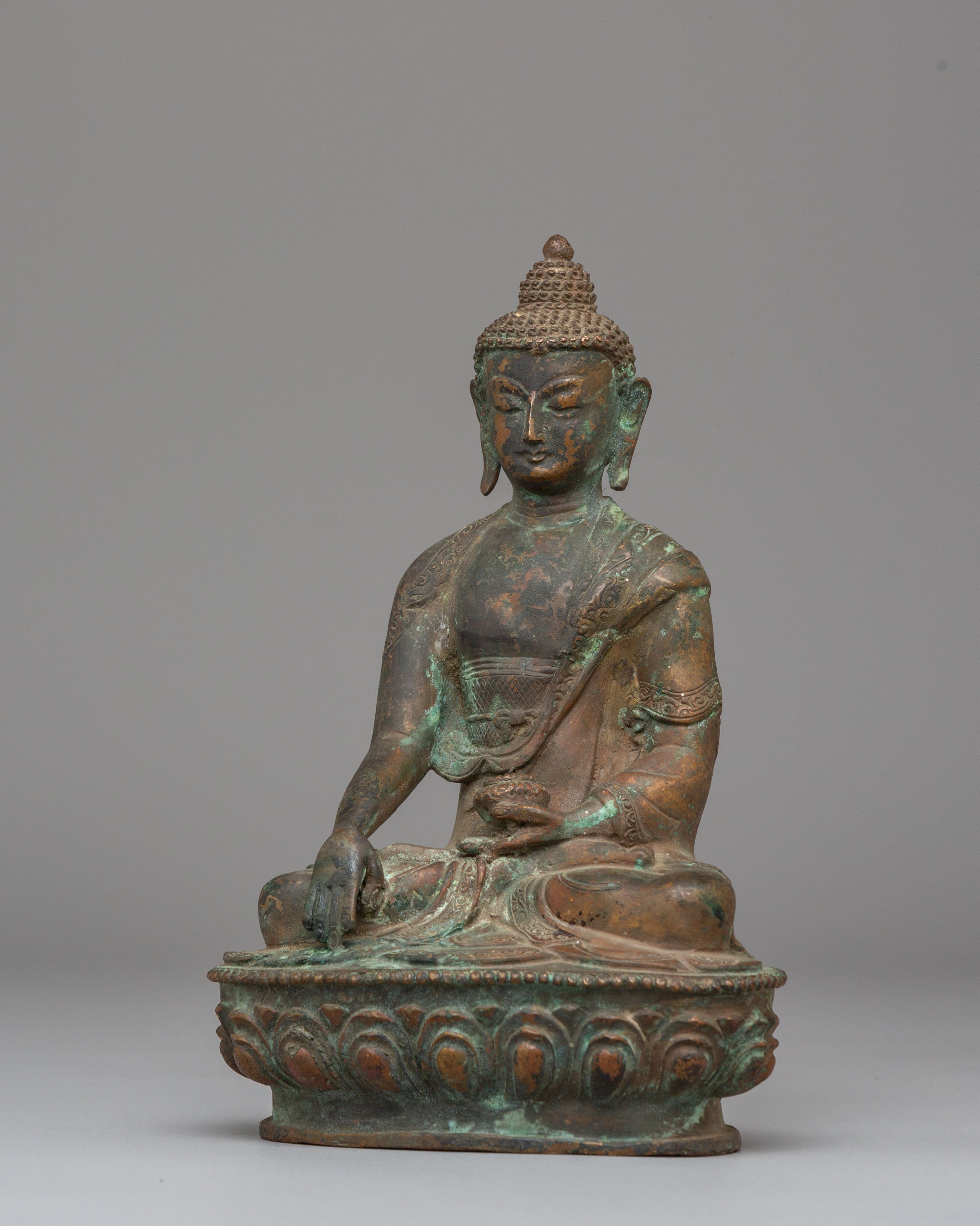 Peaceful Shakyamuni Buddha Sculpture | Ideal for Rituals